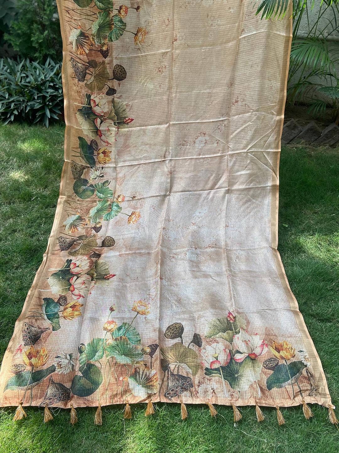 Soft Kota Doriya Silk Saree With Flower Prints & Rich Pallu