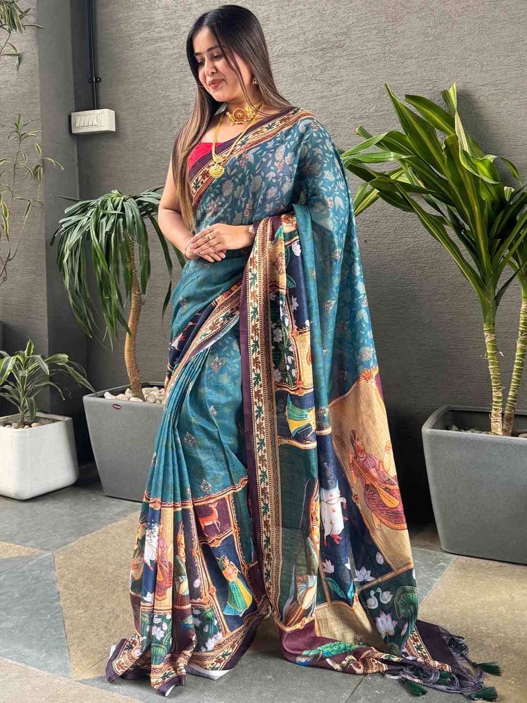 Stylish Firozi linen saree featuring digital print