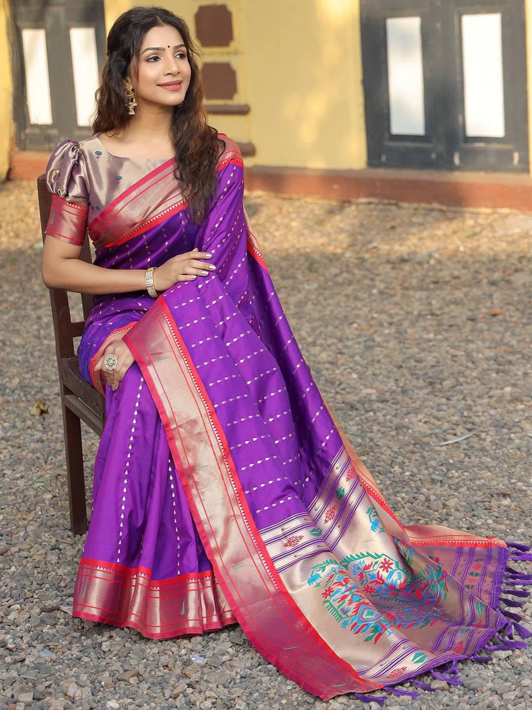 Beautiful Soft Silk Yeola Paithani Saree with Zari Weaving