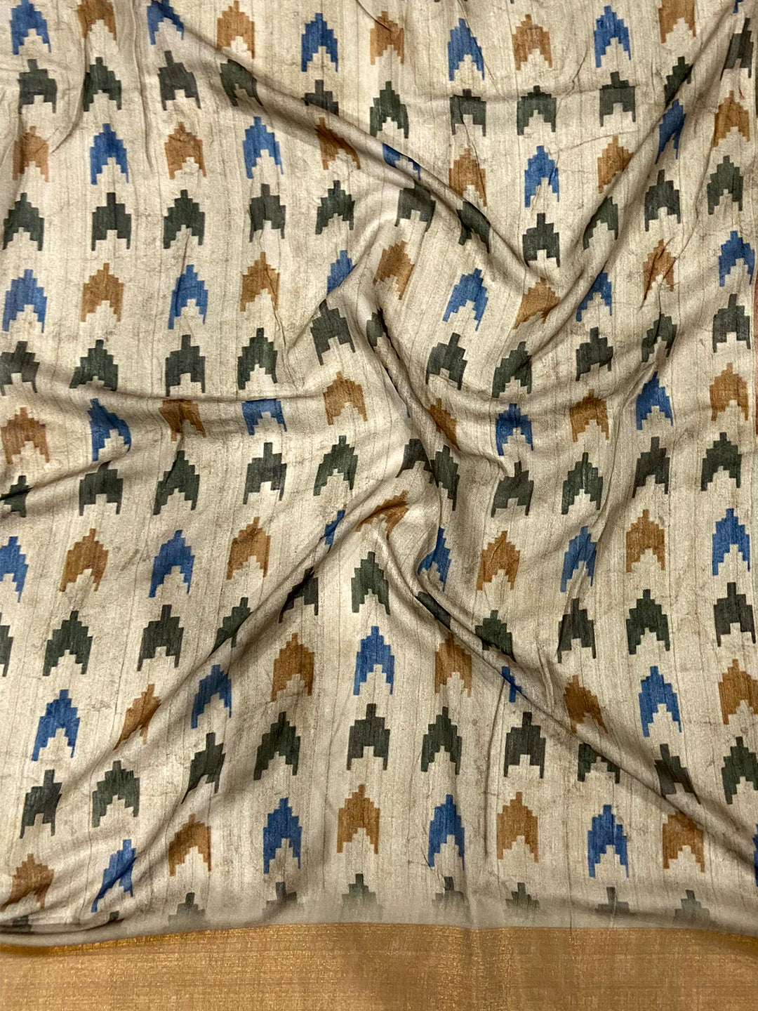 Ivory Geometric Kalamkari Linen Saree