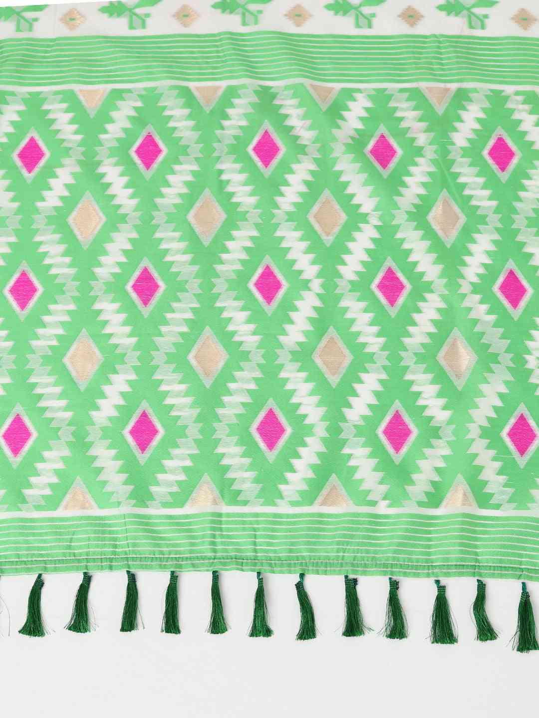 Close-up of green and pink geometric design on Jamdani saree