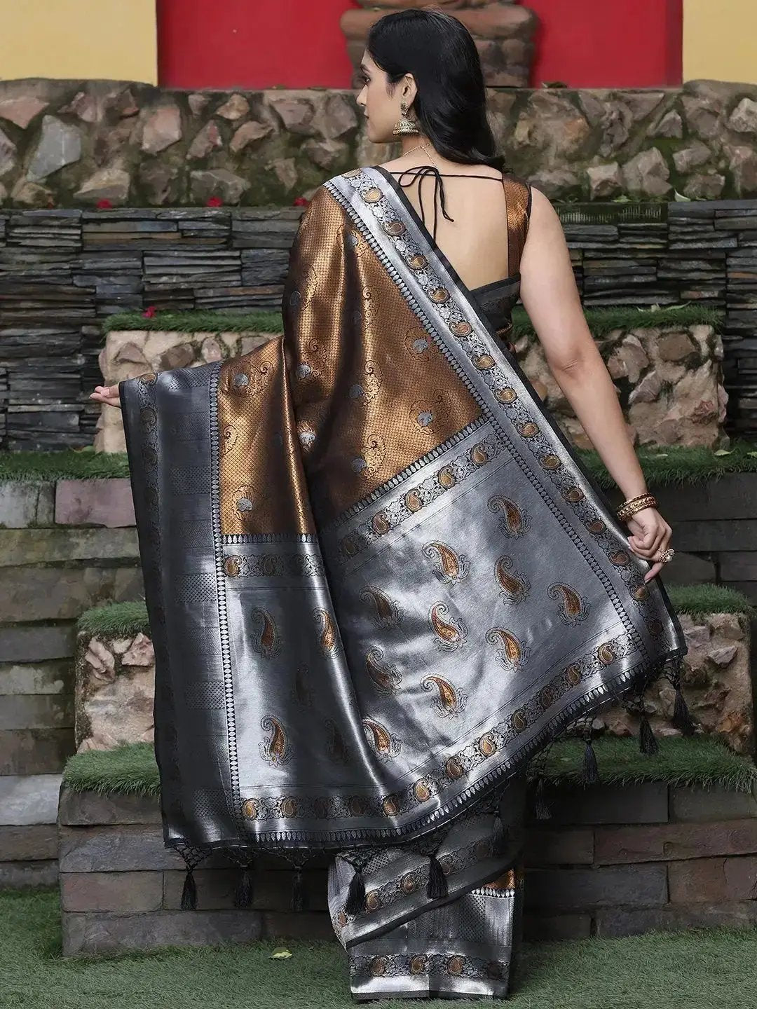 Kanjivaram Silk Saree With Zari Work