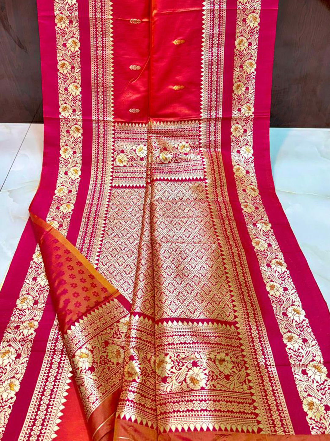 Gold Zari Woven Rani Soft Silk Saree