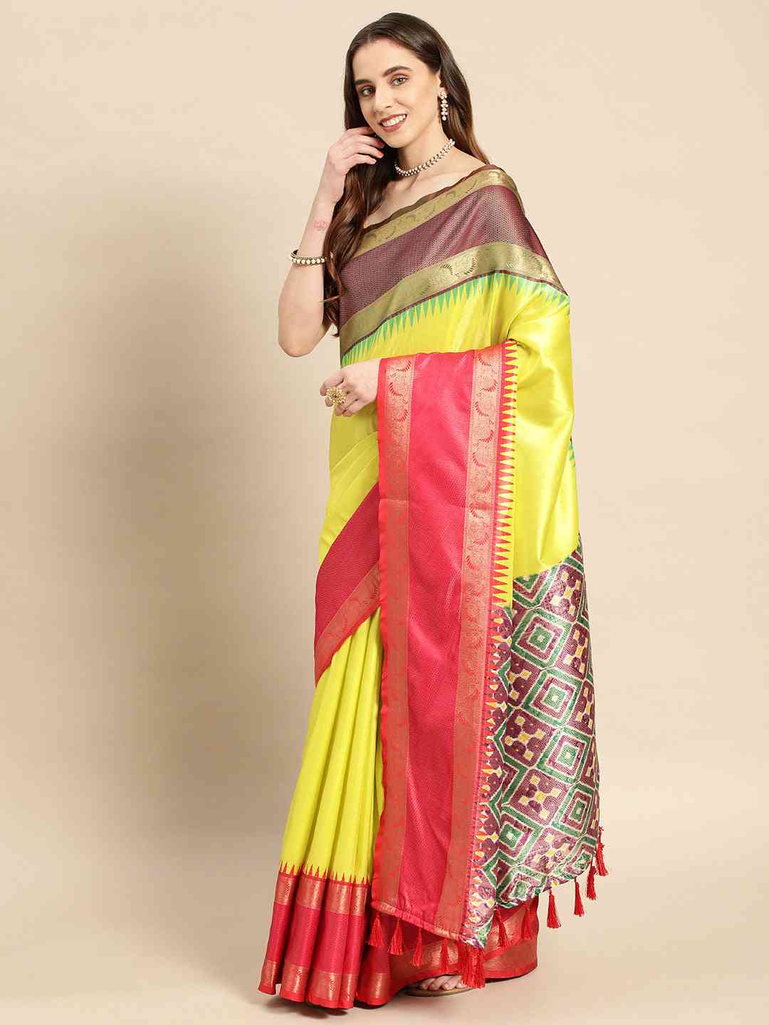 Ganga Jamuna Pattu Border Banarasi Soft Silk Saree