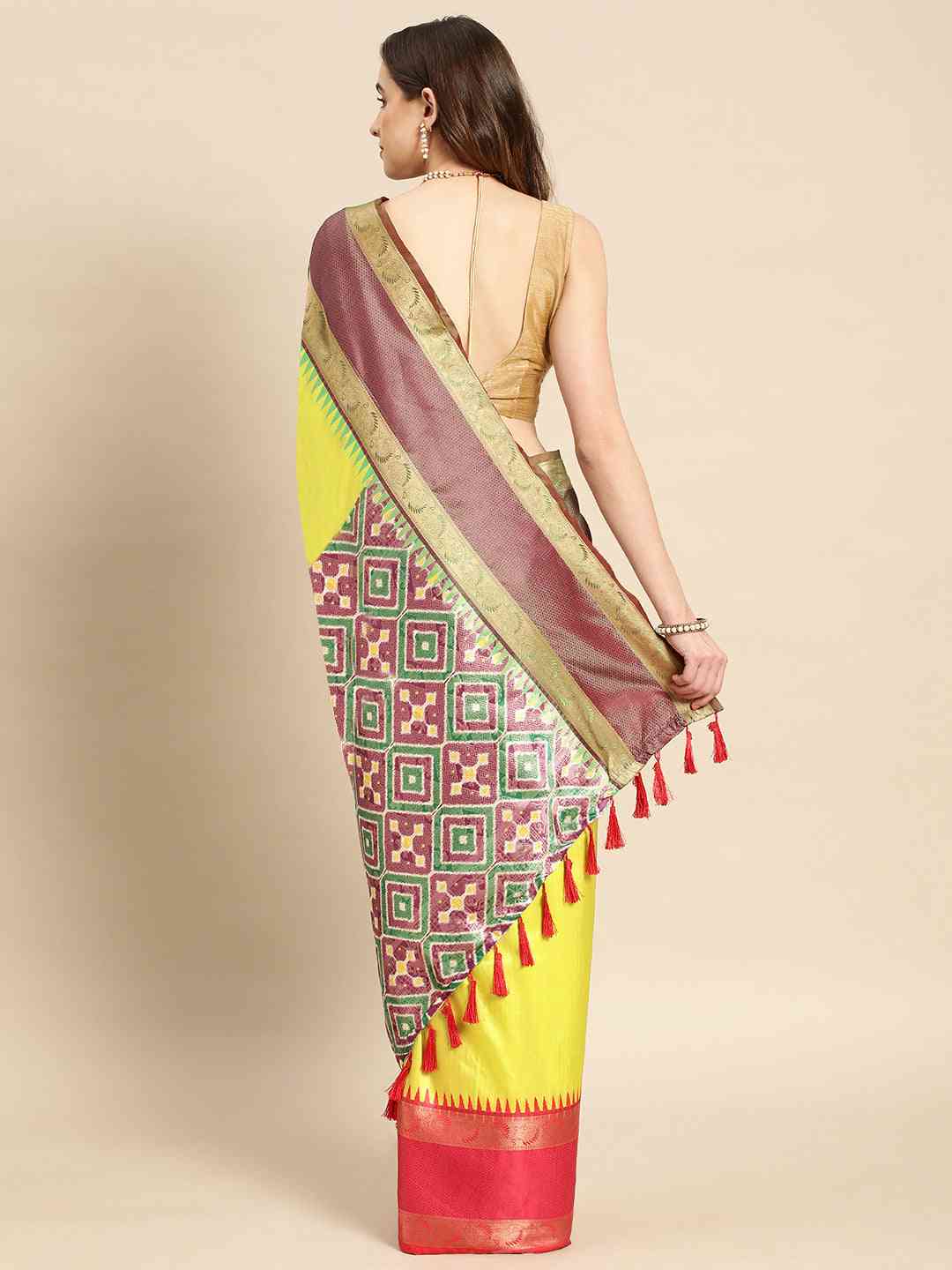 Ganga Jamuna Pattu Border Banarasi Soft Silk Saree