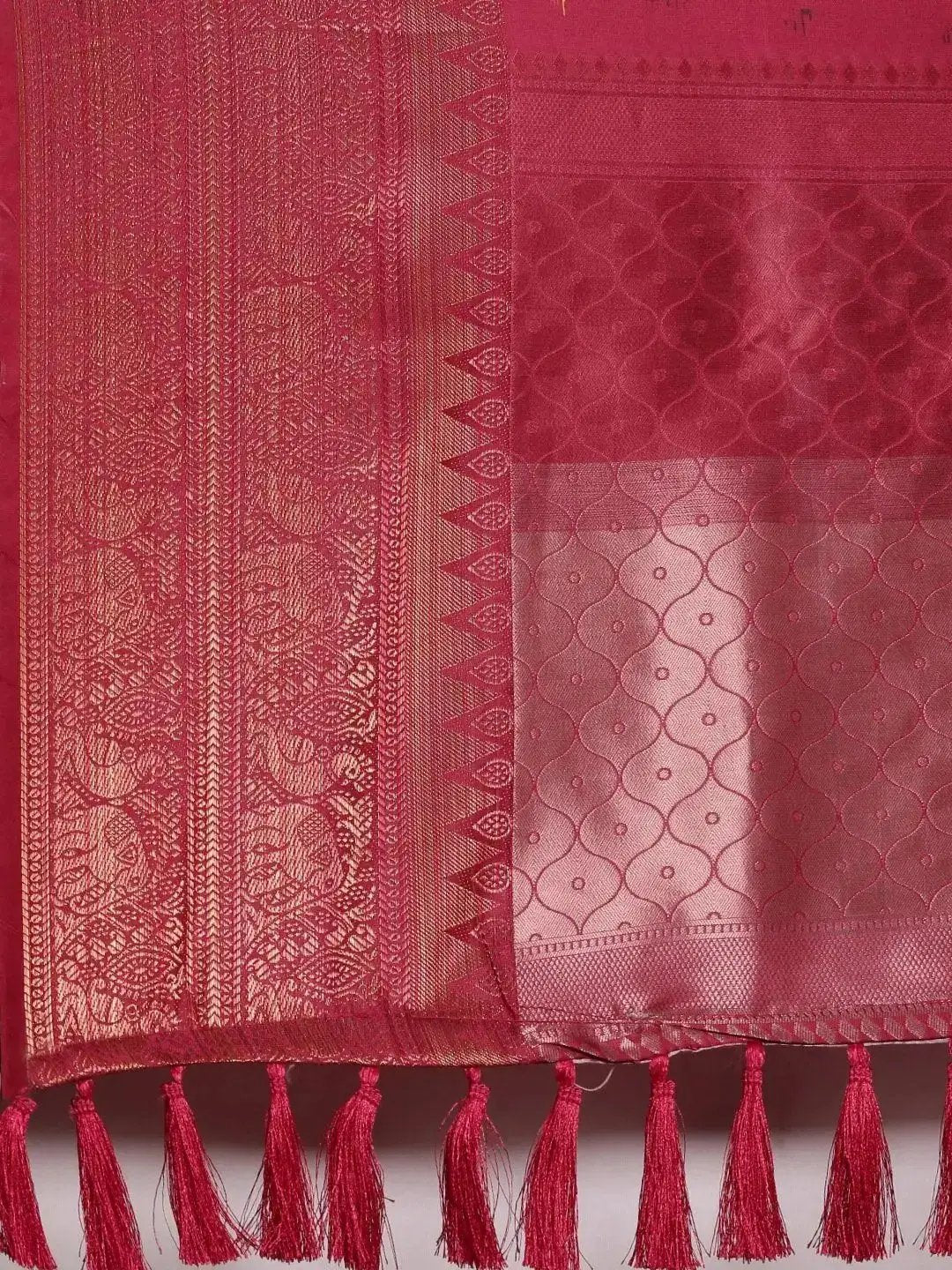 Stylish Kanjivaram Zari Silk Saree With Ethnic Motifs