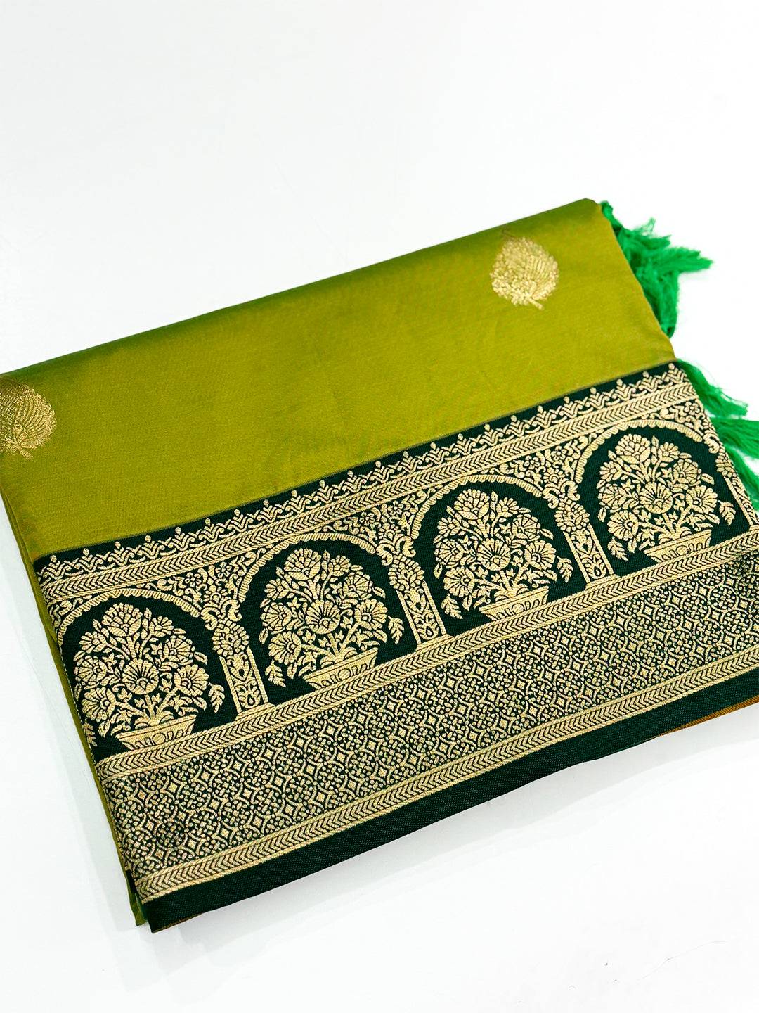 Graceful Soft Silk Swan Motif Saree