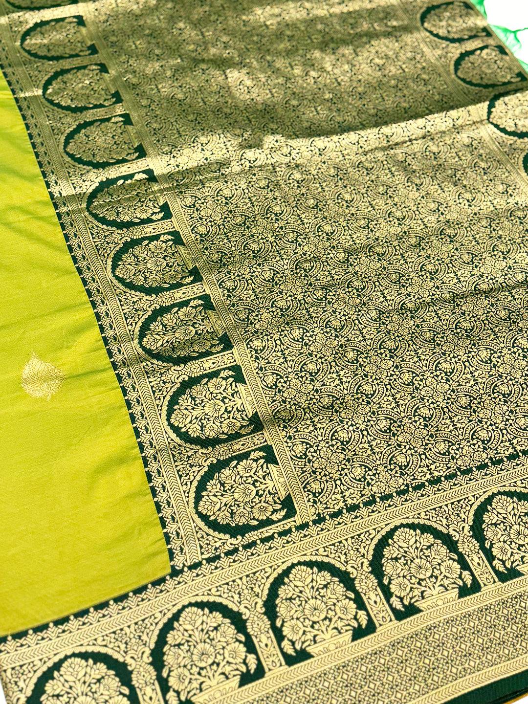 Graceful Soft Silk Swan Motif Saree