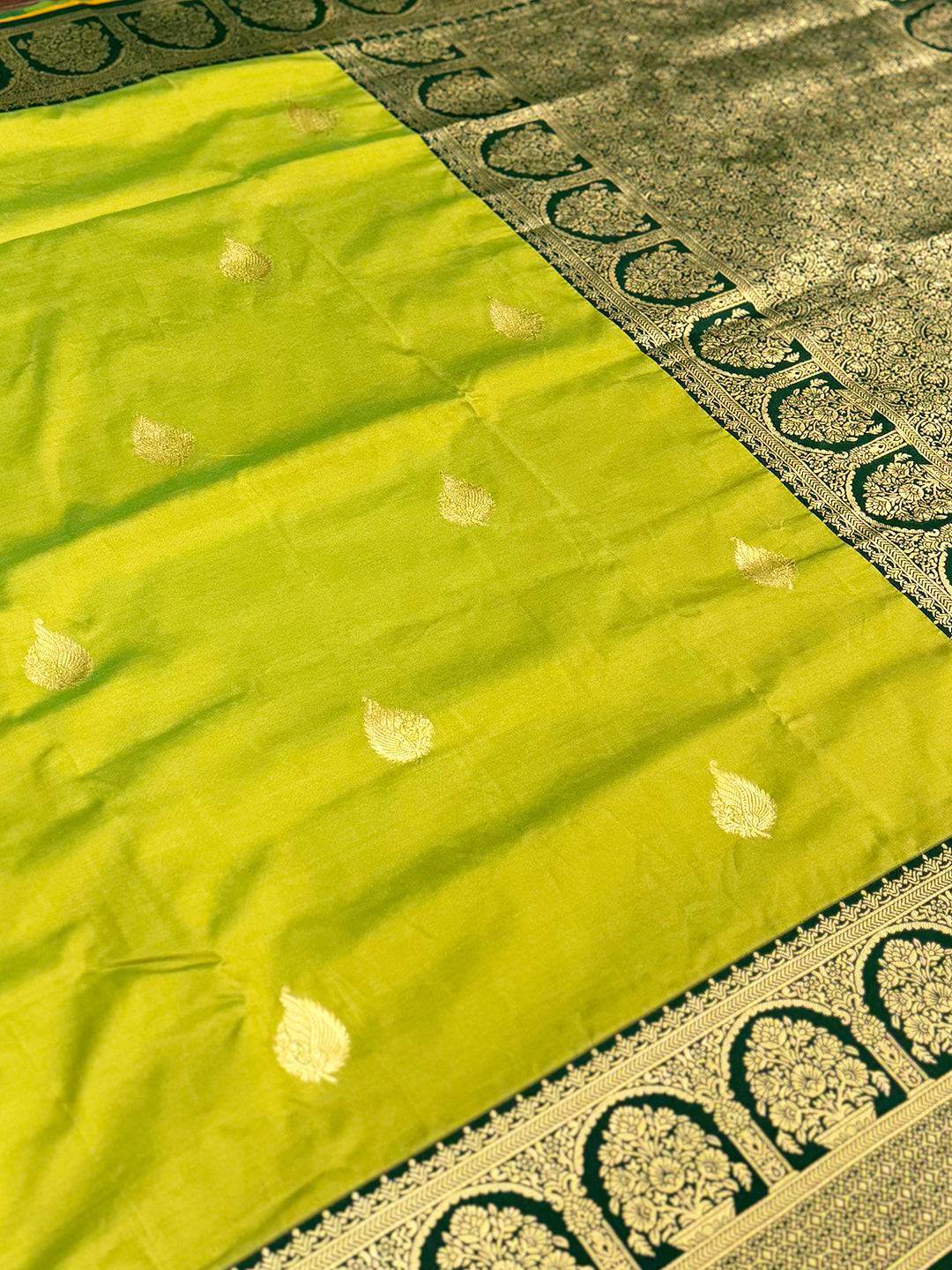 Graceful Soft Silk Swan Motif Saree