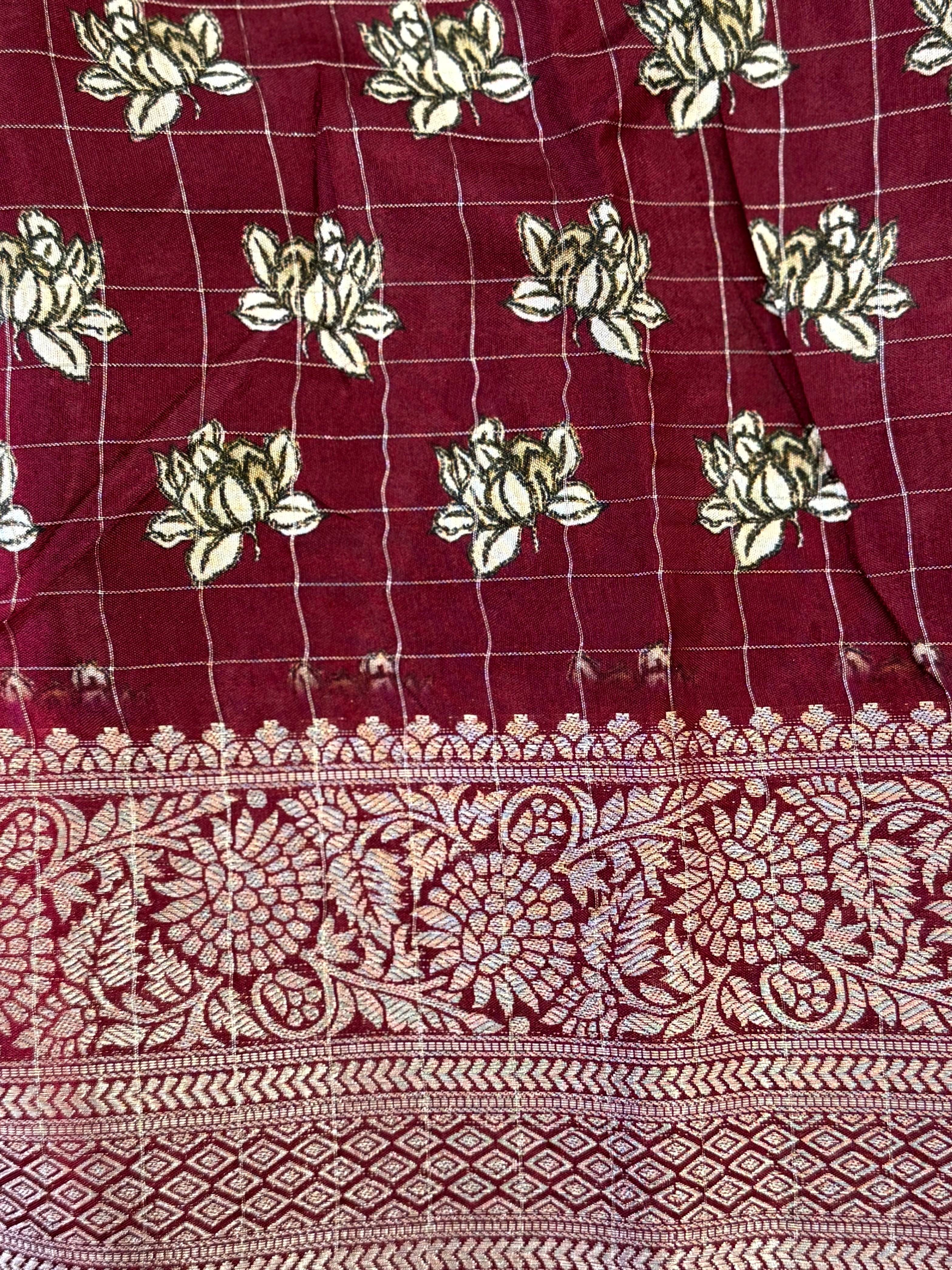 Artistic Pure Viscose Dola Check Saree