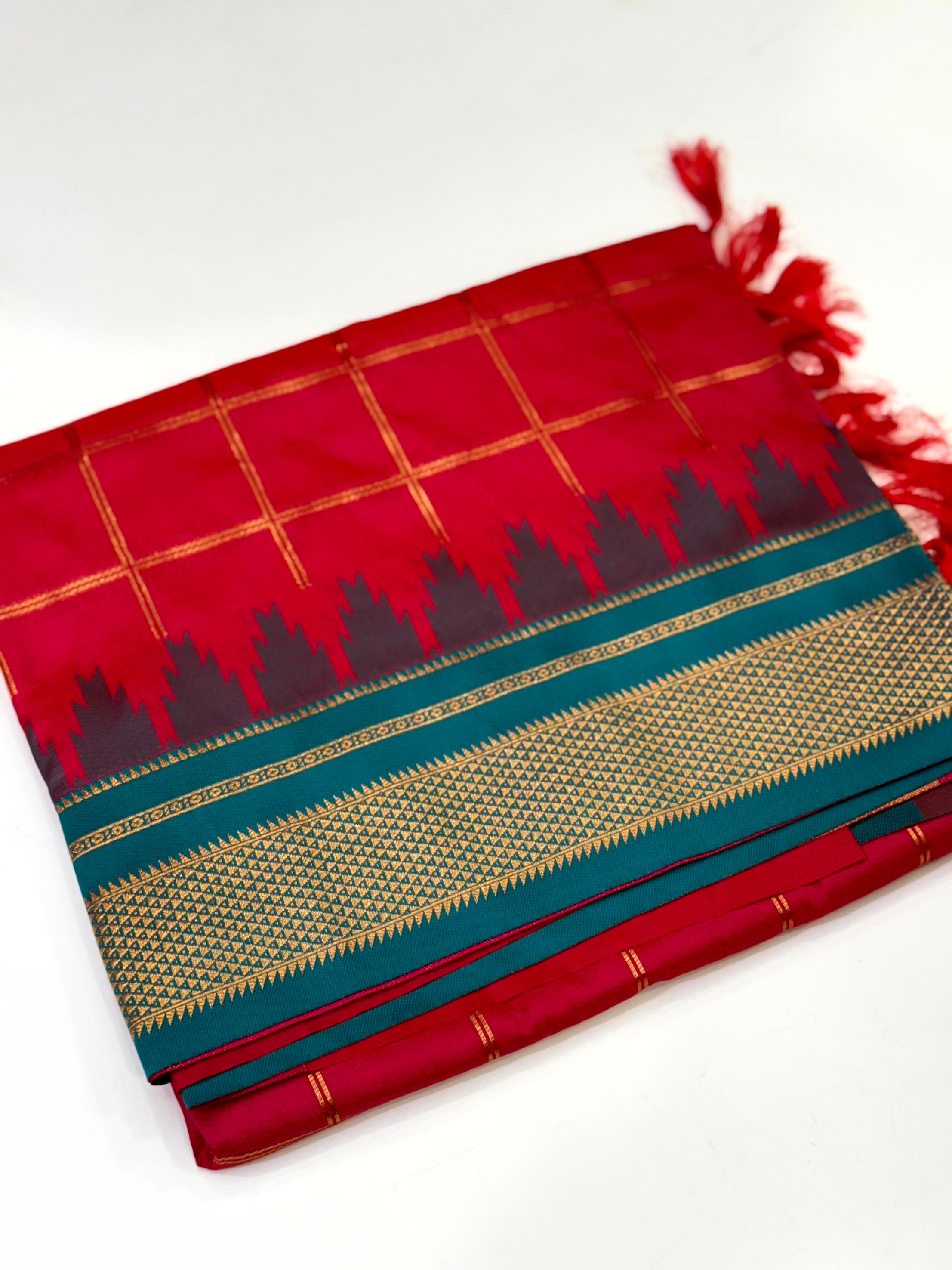 Opulent Dual Tone Gold Zari Saree