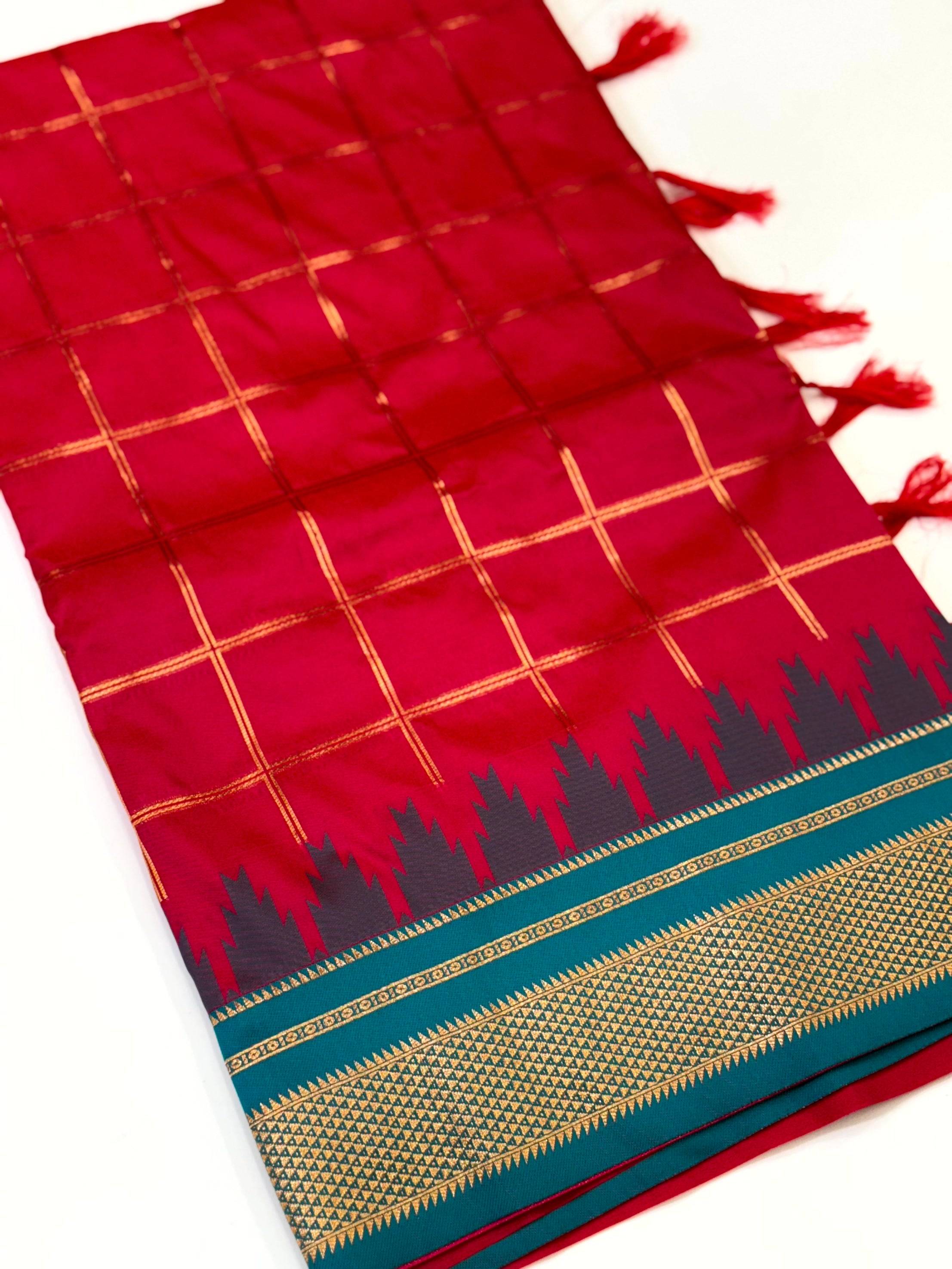 Opulent Dual Tone Gold Zari Saree