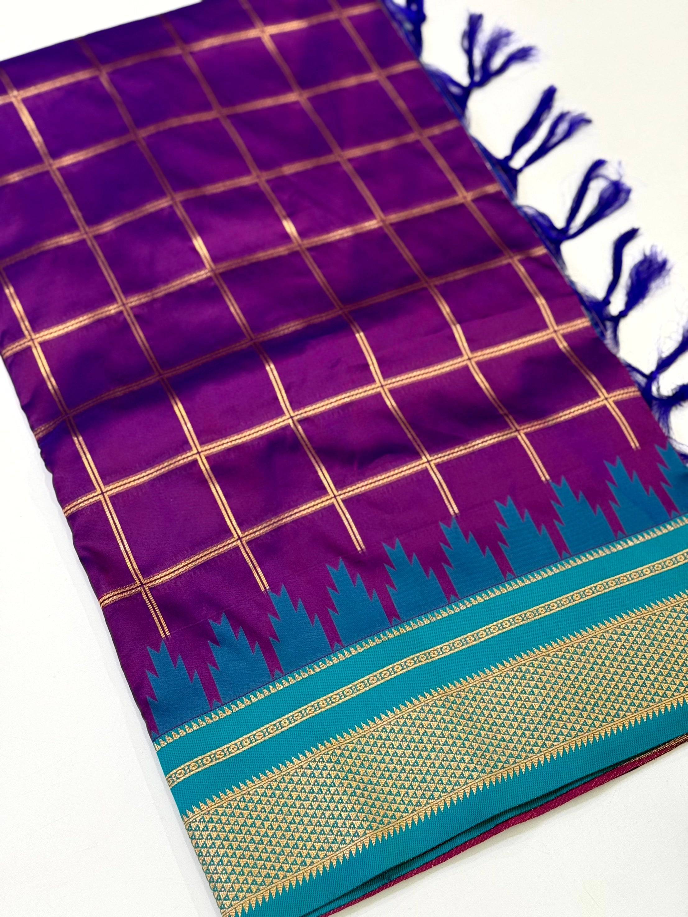 Regal Dual Tone Gold Zari Saree