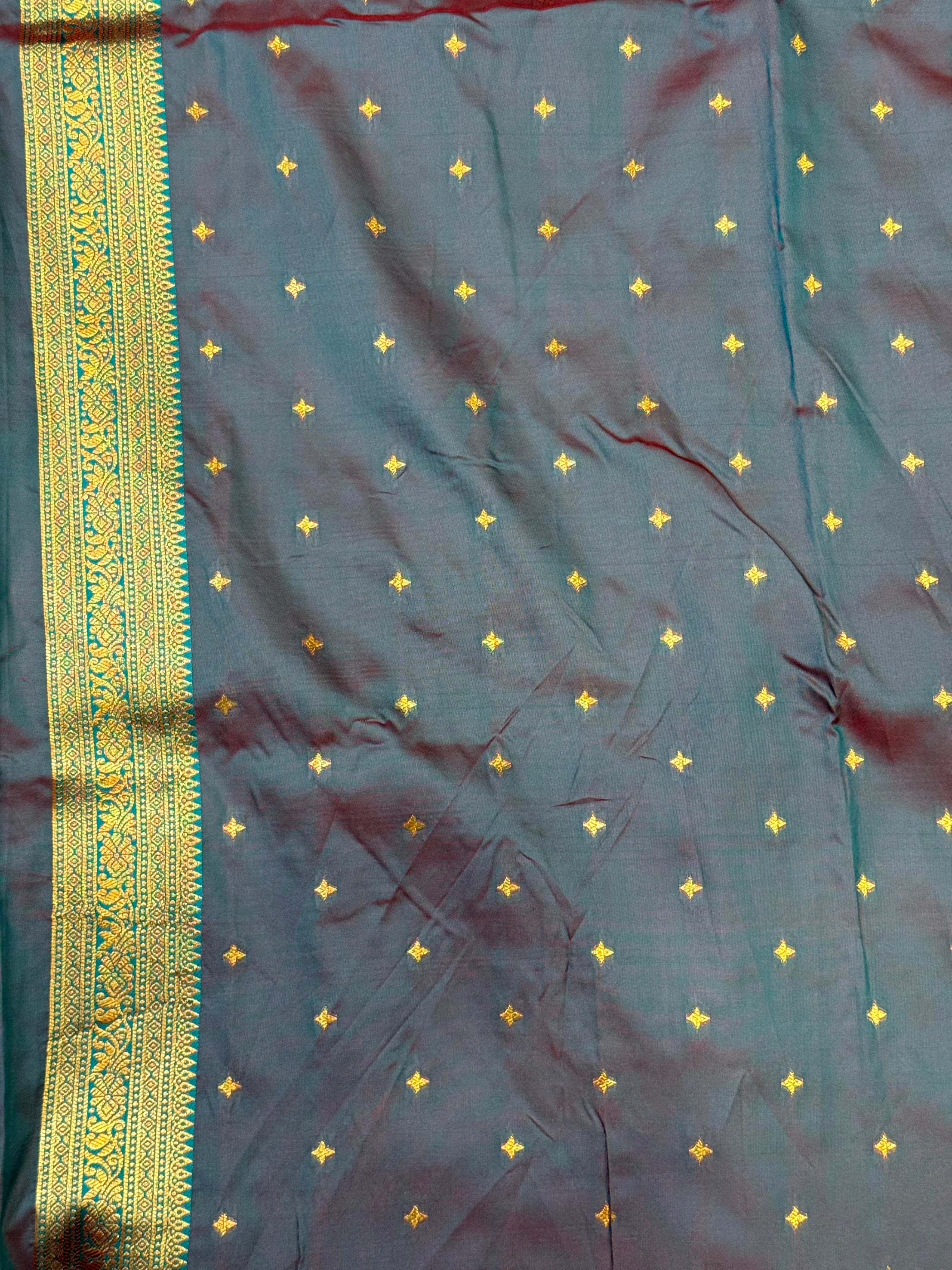 Opulent Dual Tone Gold Zari Saree