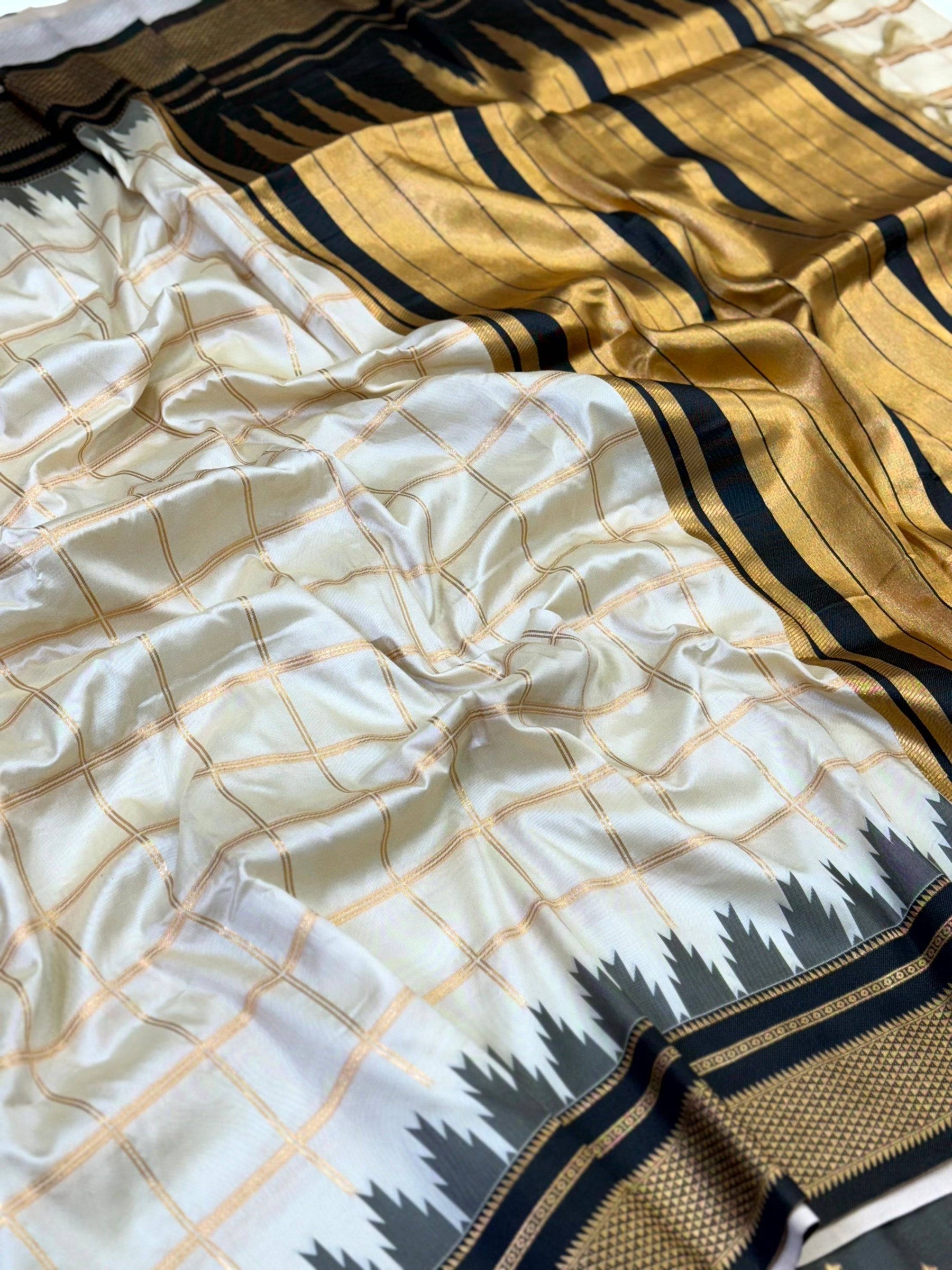 Royal Dual Tone Gold Zari Saree