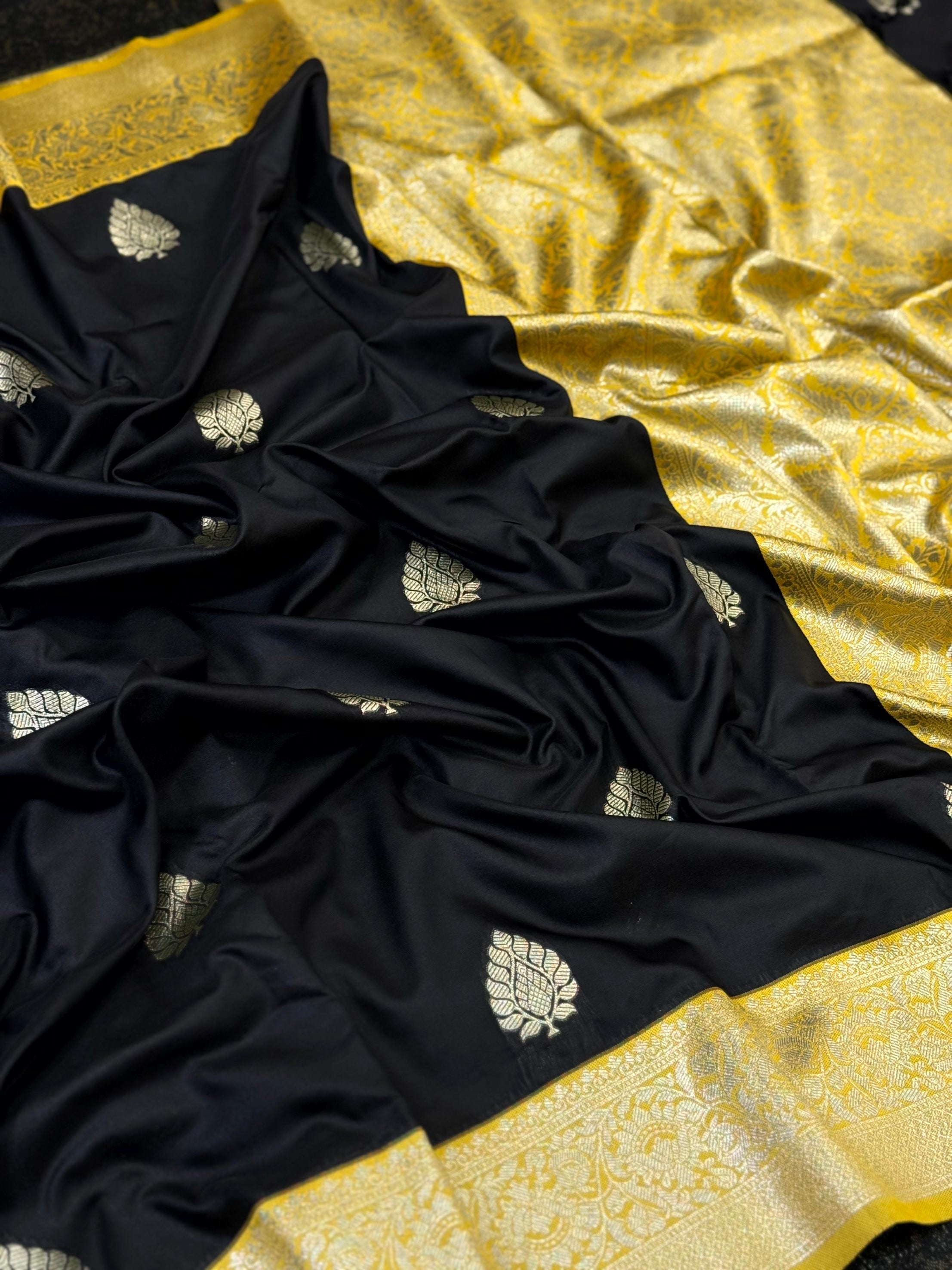 Black Gadwal Weave Soft Silk Saree