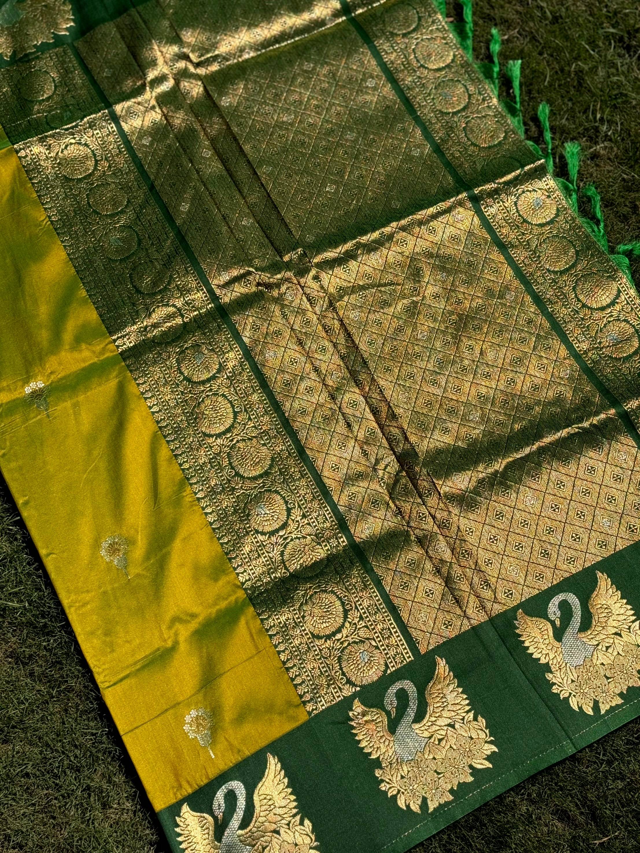 Green Swan Motif Soft Silk Saree