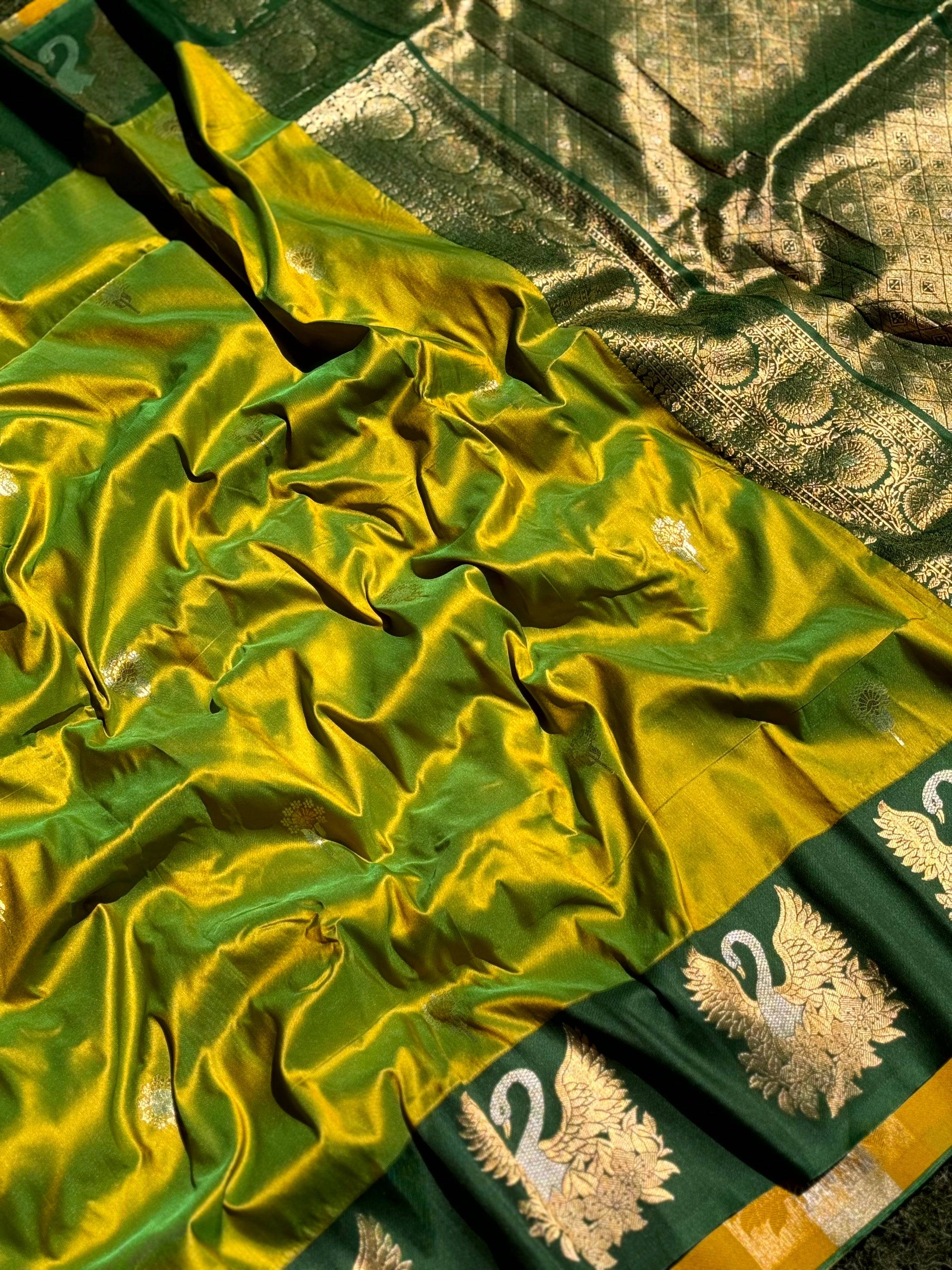 Green Swan Motif Soft Silk Saree