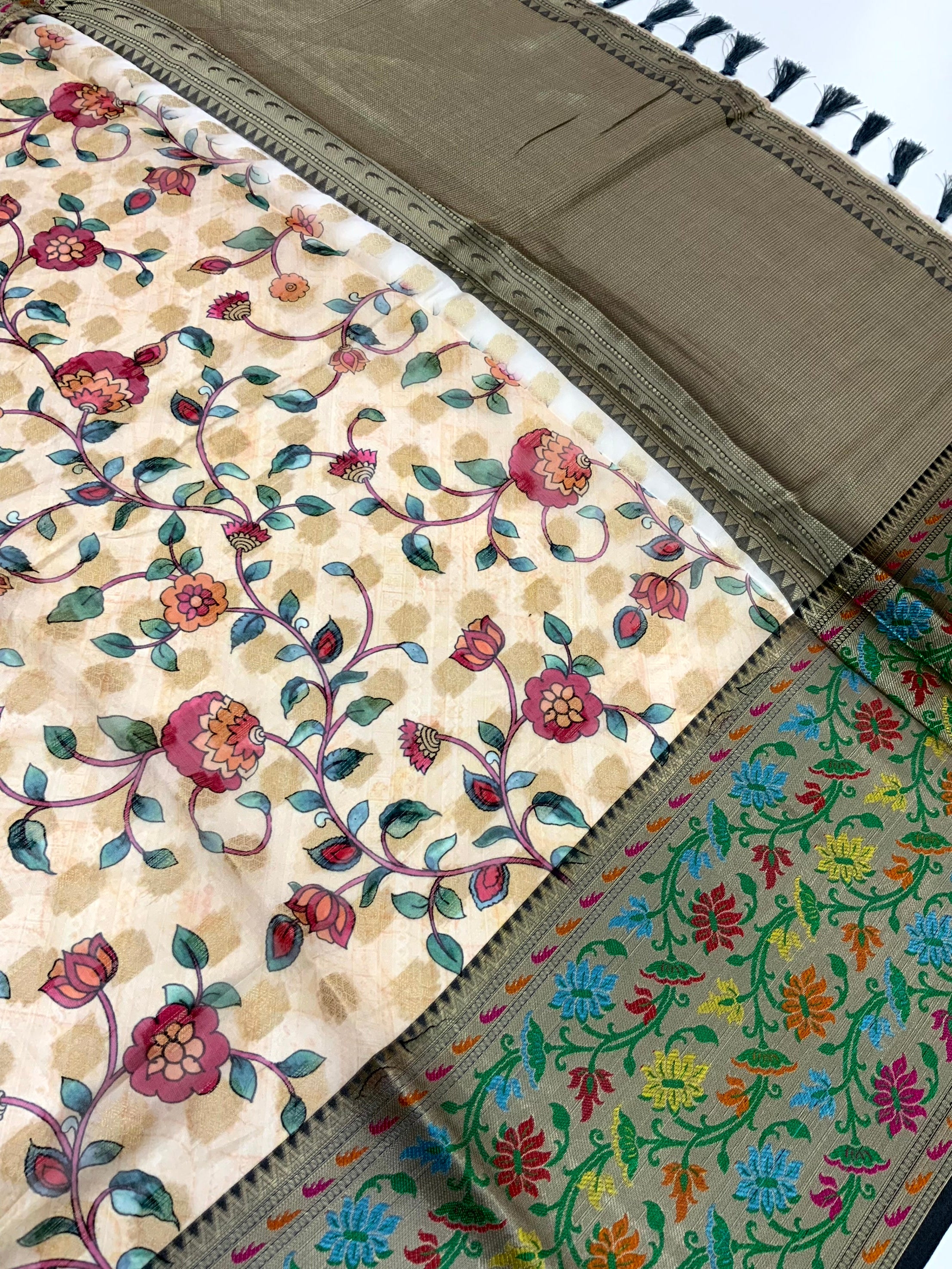Beige Kalamkari Printed Kora Tissue Saree