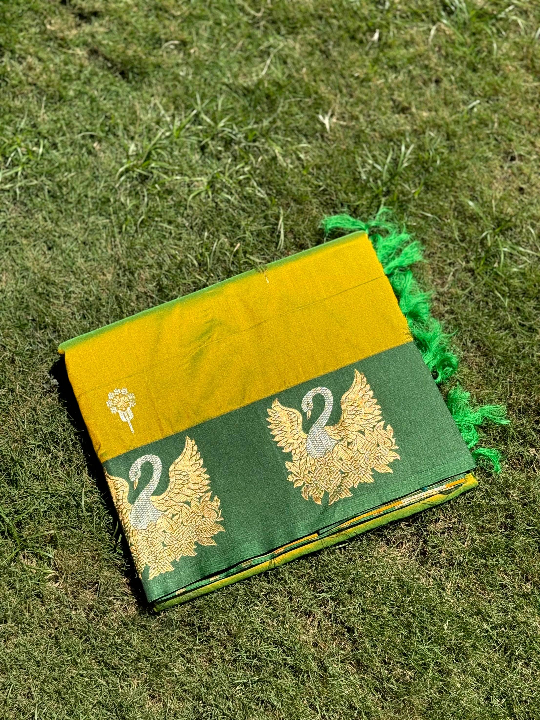 Green Swan Motif Soft Silk Saree