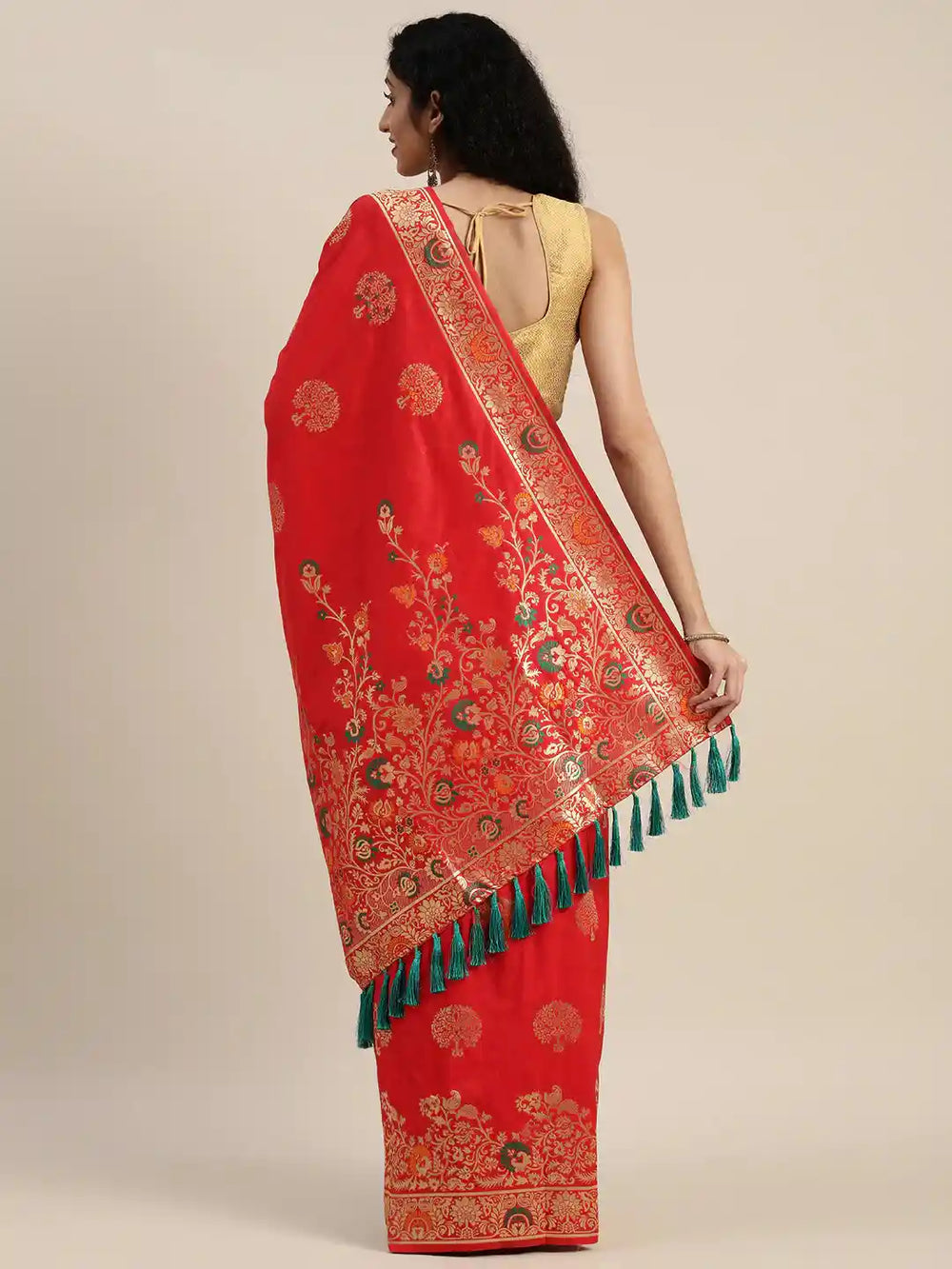 Kanjivaram Silk Sarees With Luxurious Zari Border