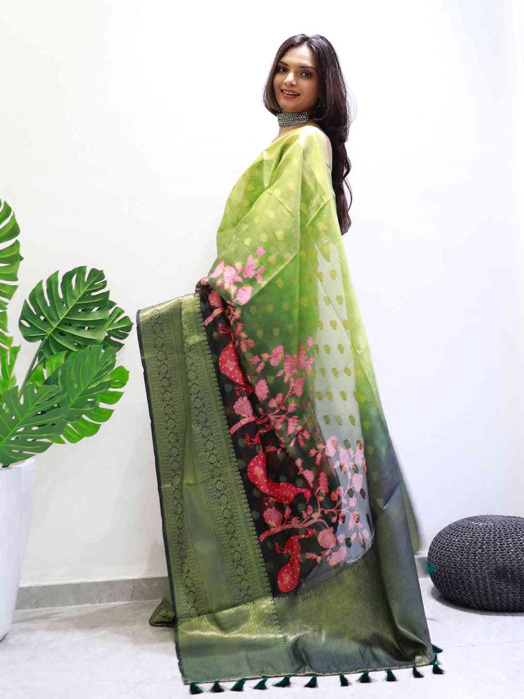 Side view of green Kalamkari Printed Kota Doriya Saree