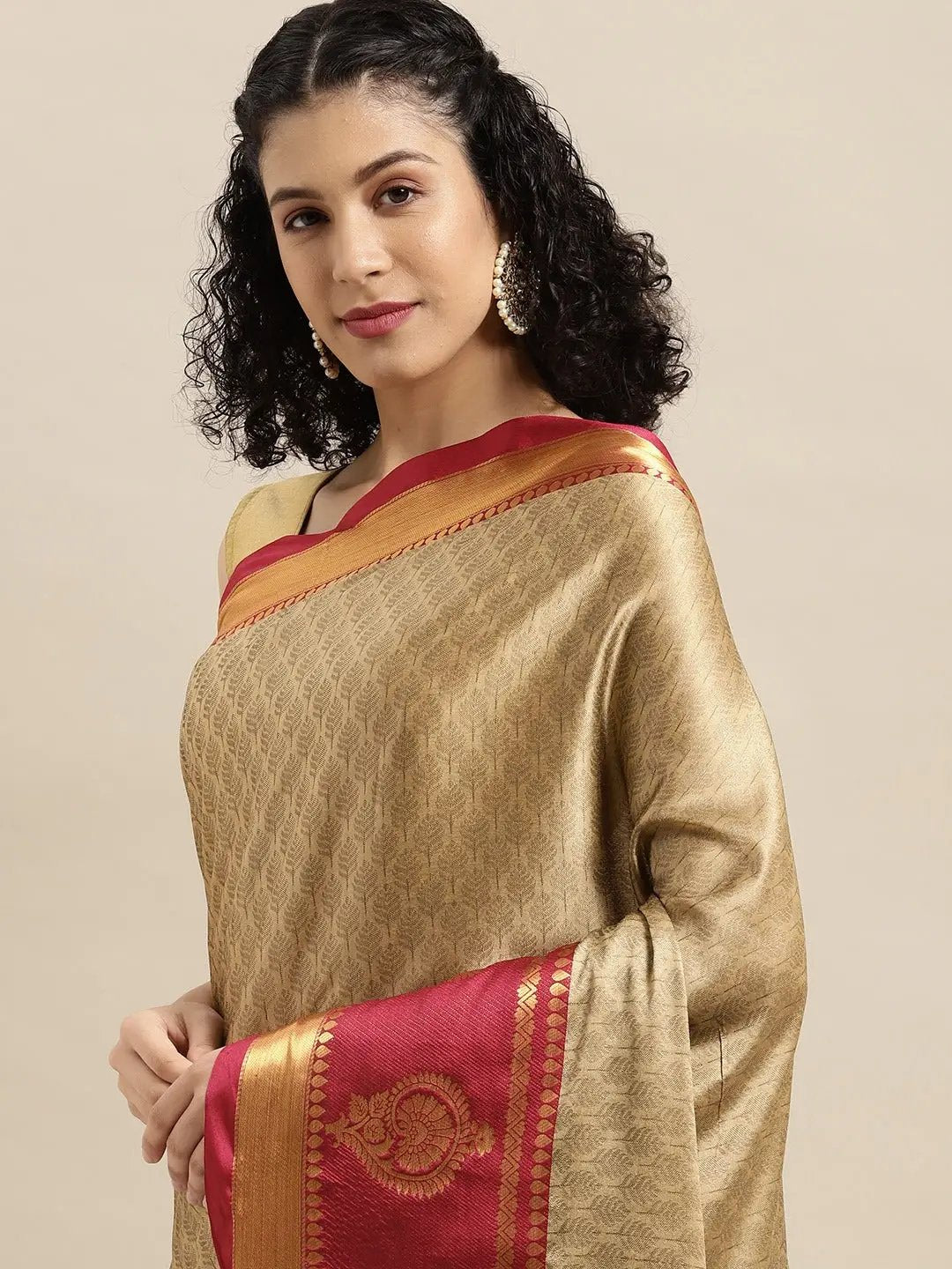 Uppada Cotton Silk Saree With Self Butti
