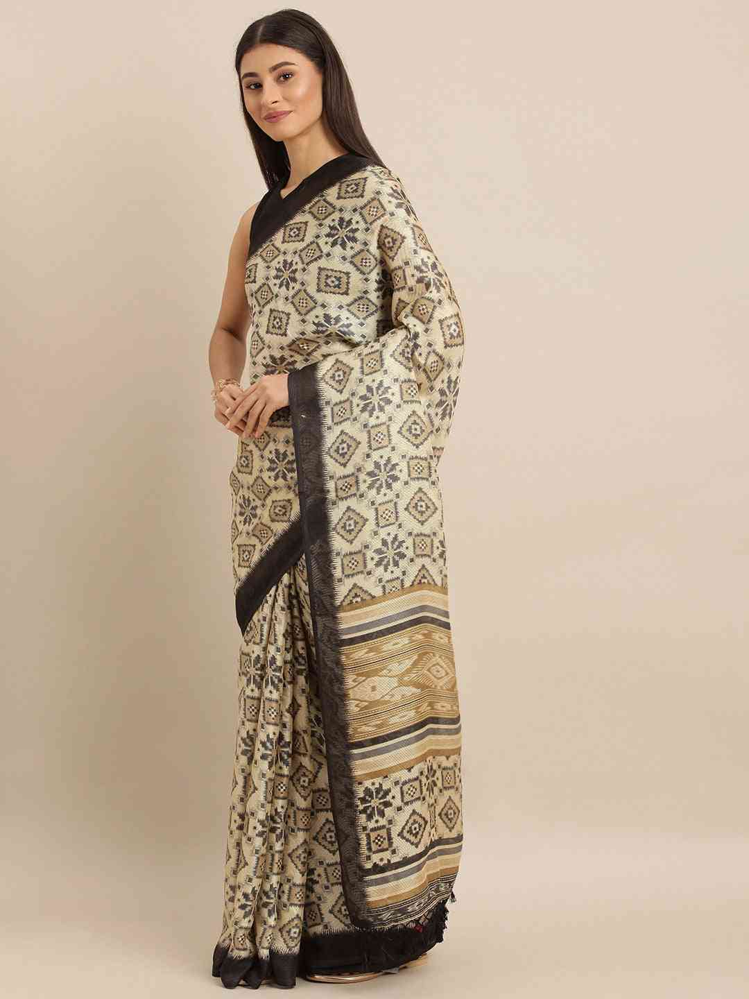 Stylish Patola Silk Saree With Ethnic Motifs Work