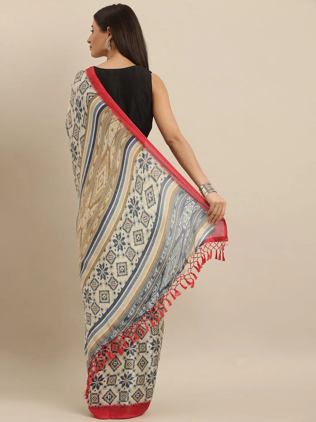 Exclusive Patola Silk Saree With Ethnic Motifs Work
