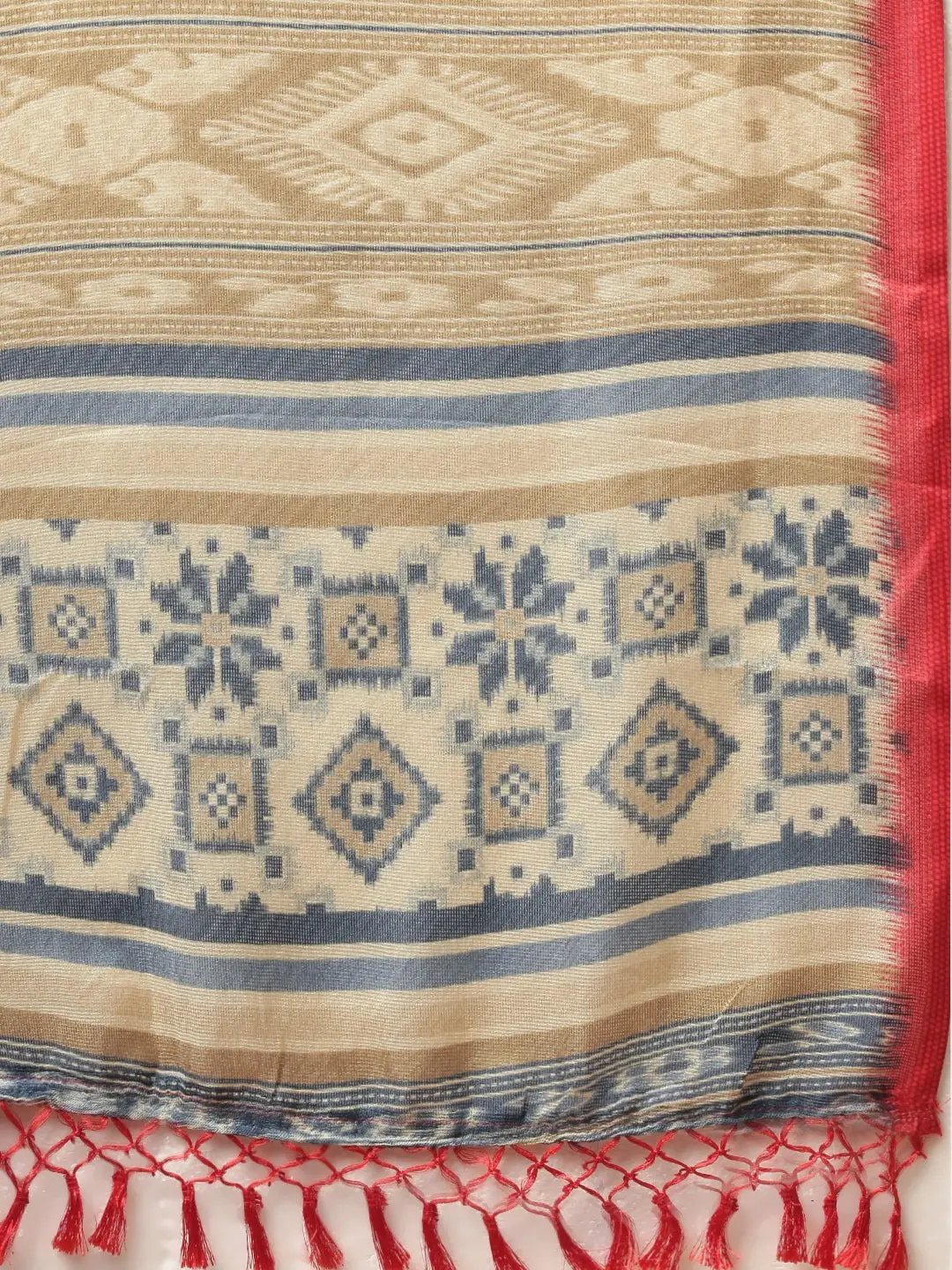 Exclusive Patola Silk Saree With Ethnic Motifs Work