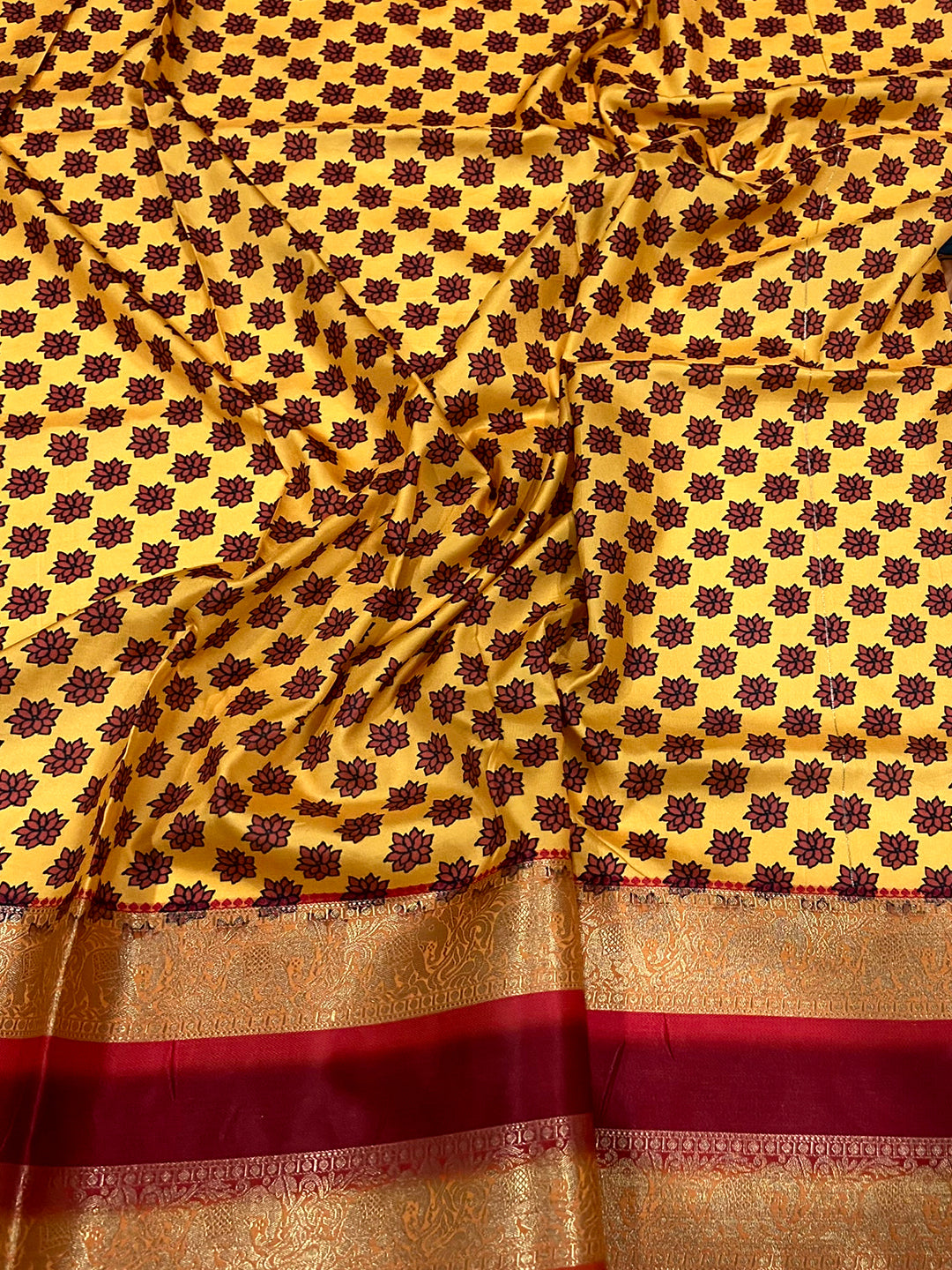 Show Stopper White Colour Soft Silk Kalamkari Saree