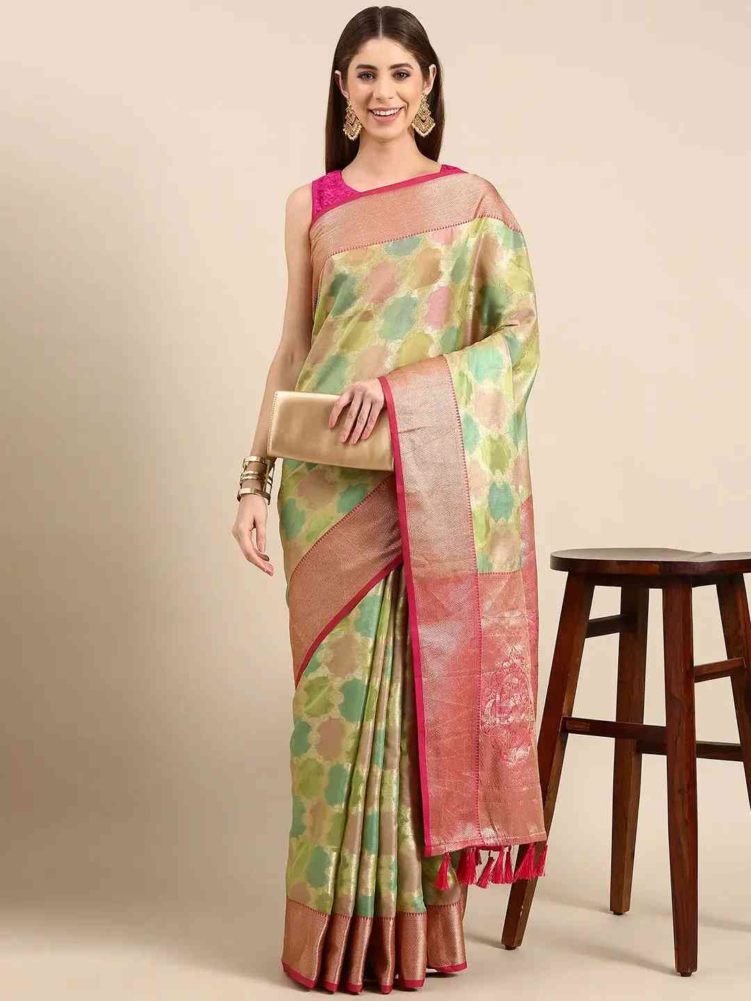 Soft Silk Kanjivaaram Saree With Ethnic Motif Border