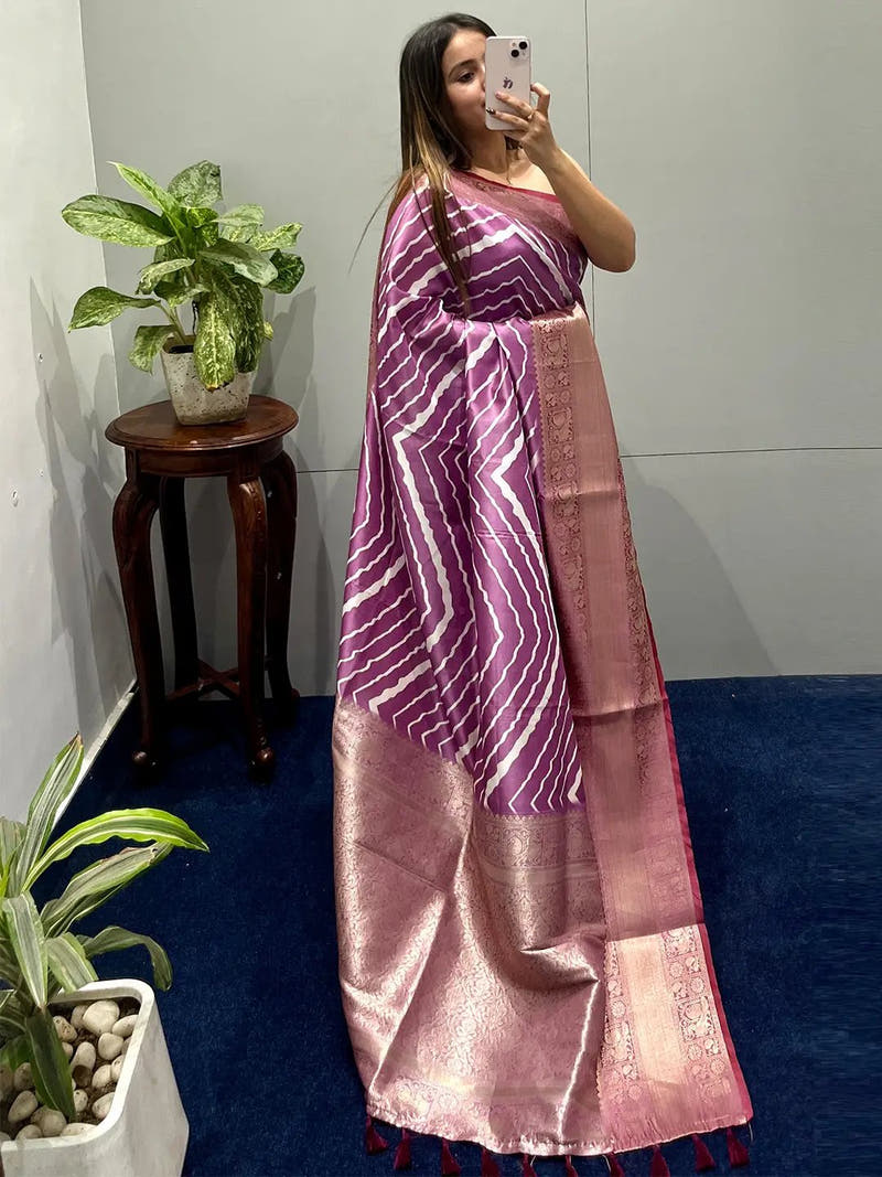 Full view of purple leheriya saree with intricate Kanchi zari border.
