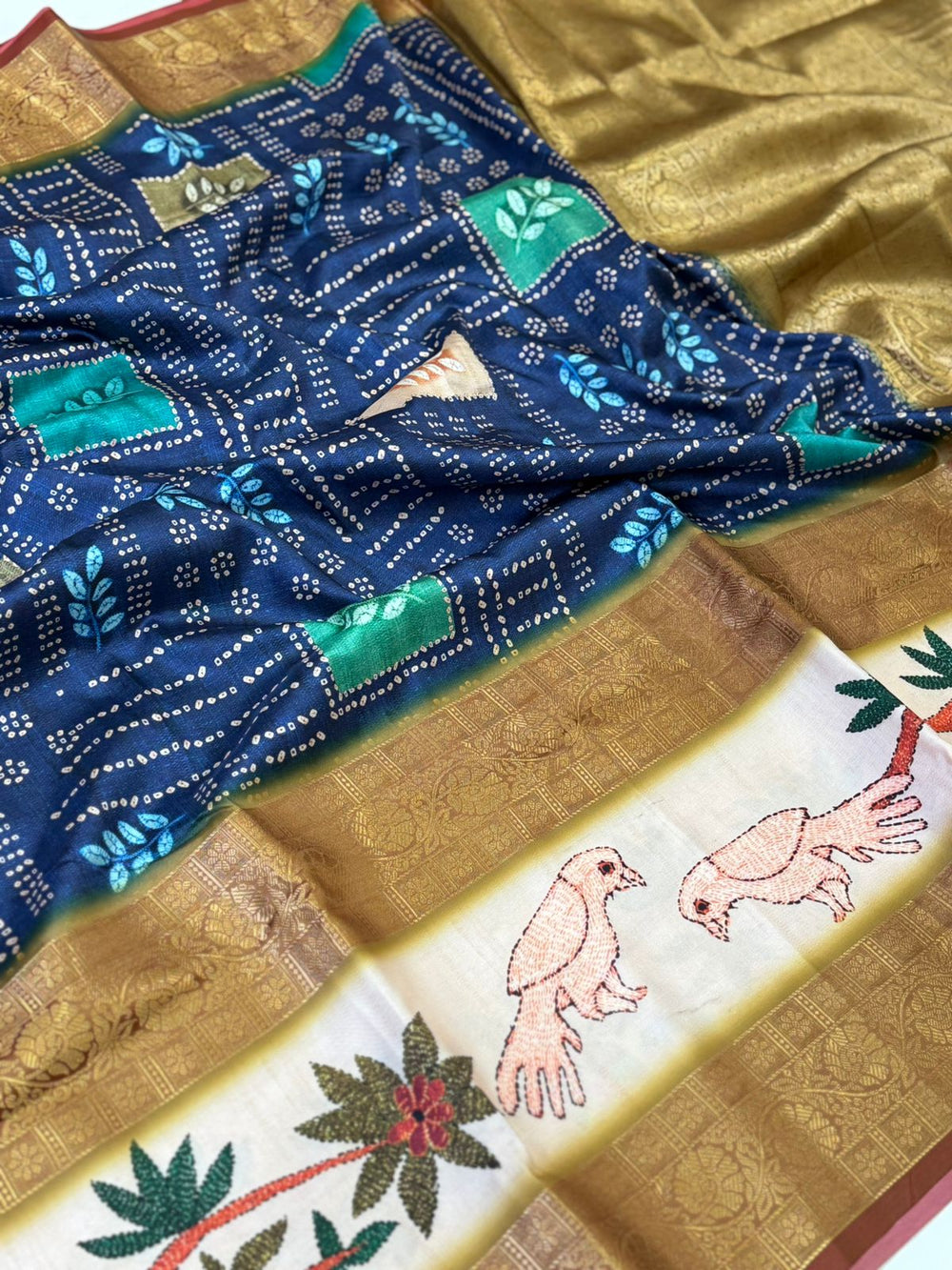 Artistic Navy Blue Geometric Print Saree
