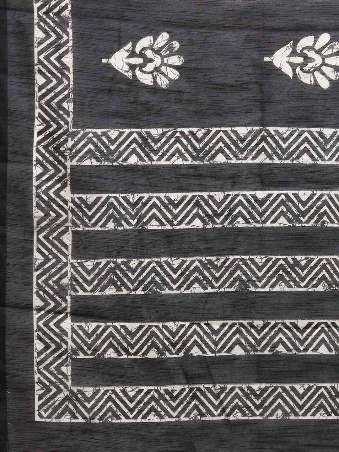 Trendy Black Colour Saree with Printed Border