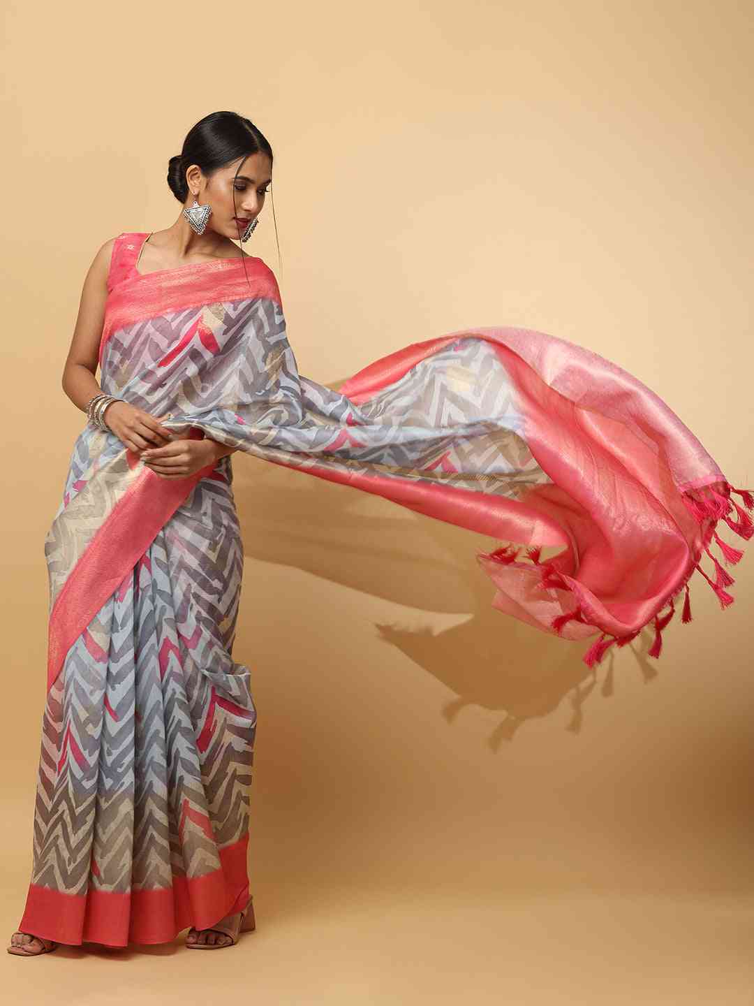 Slub Silk Digital Print Sarees With  Ethnic Motif Border
