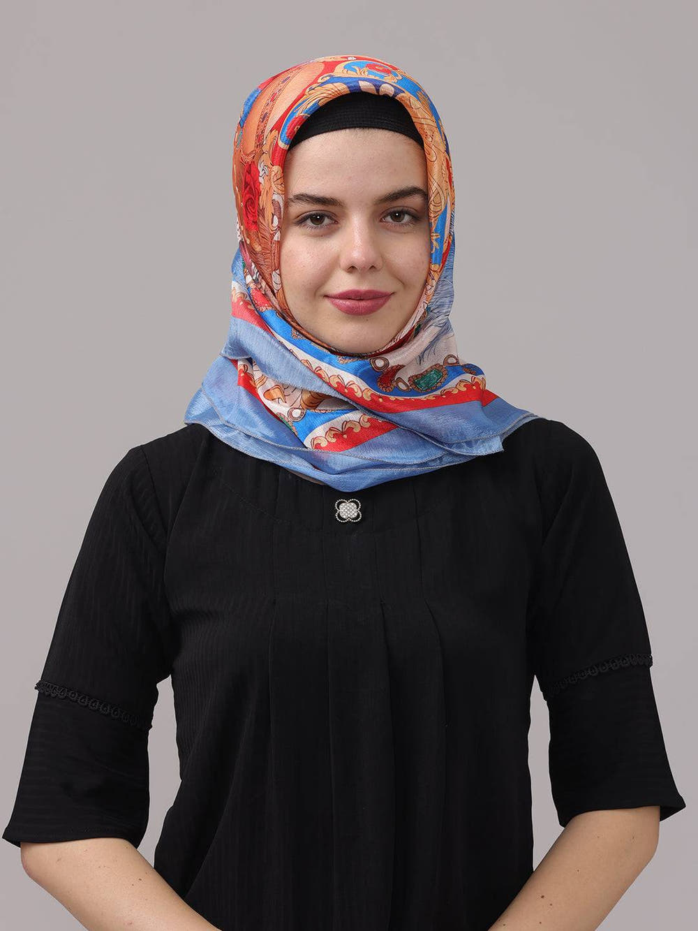 Monarchy Cream Scarf