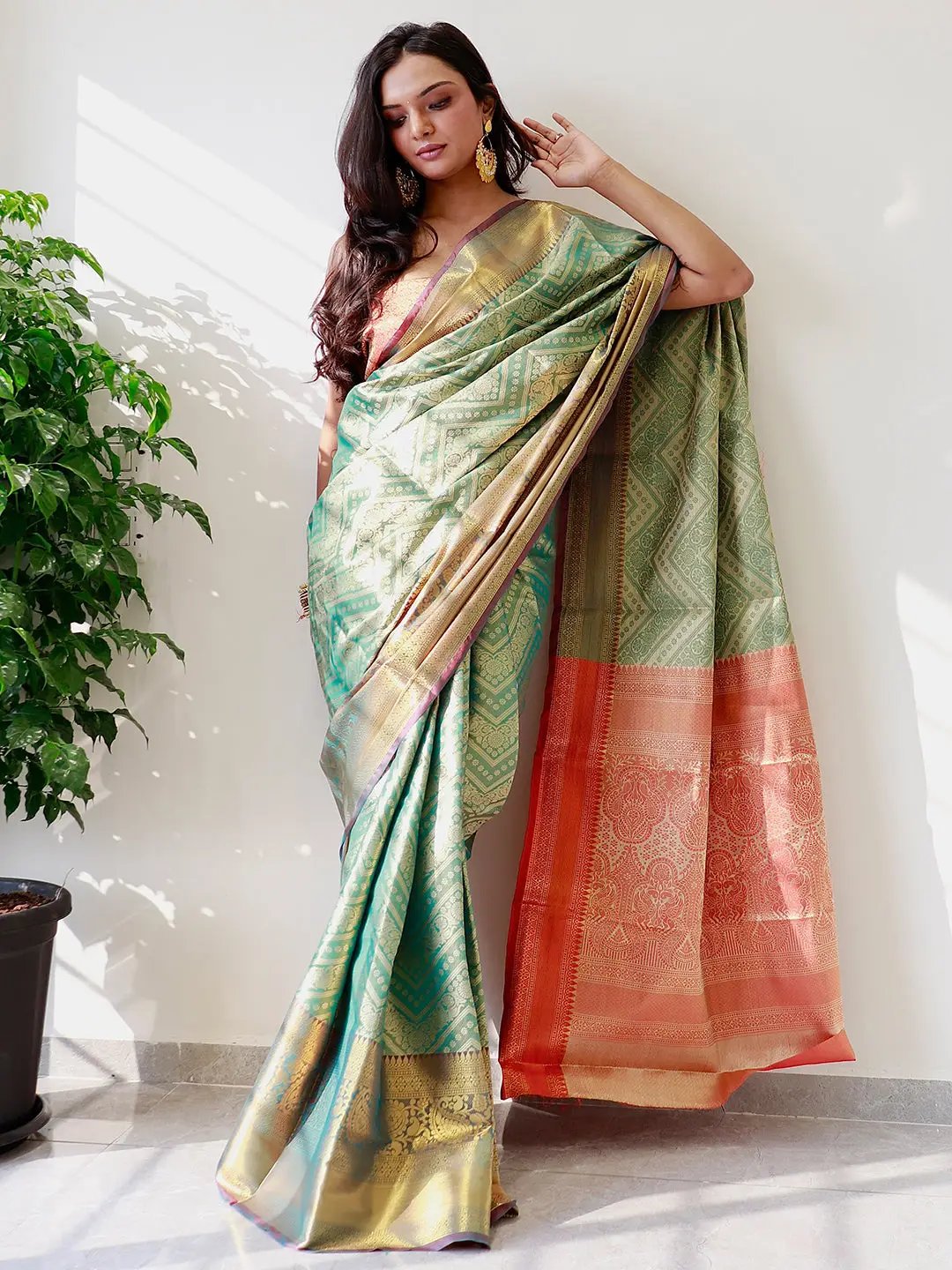 Gold Zari Kanjivaaram Pattu Silk Saree