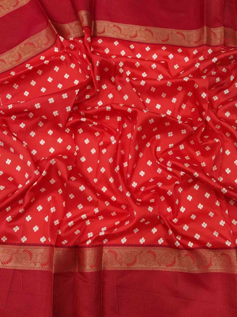 Red Soft Silk Saree with Floral Pattern and Gadwal Border