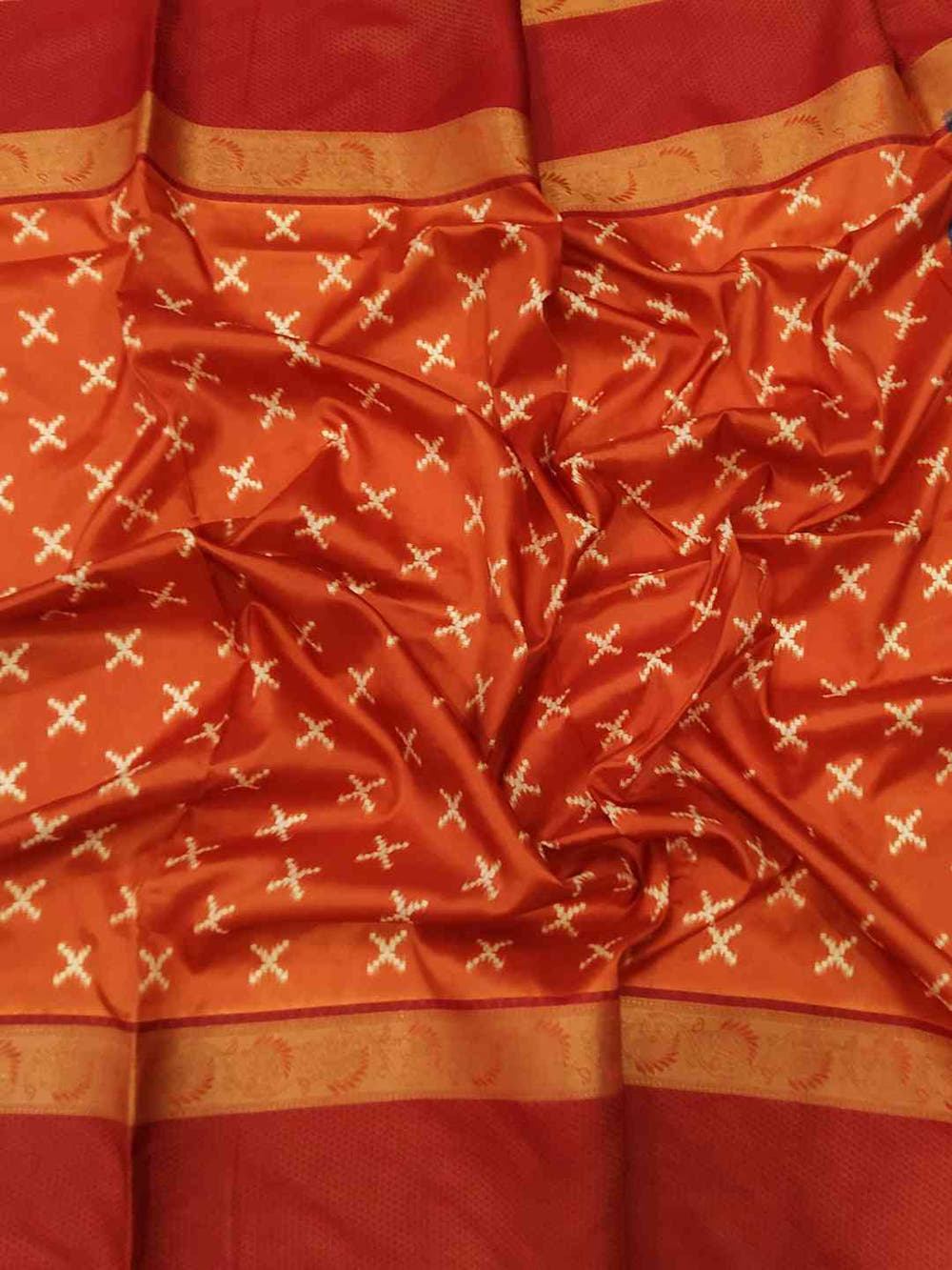 Close-up of Soft Gadwal Border Pochampally Print Saree fabric