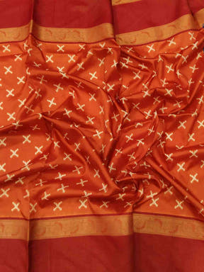 Close-up of Soft Gadwal Border Pochampally Print Saree fabric