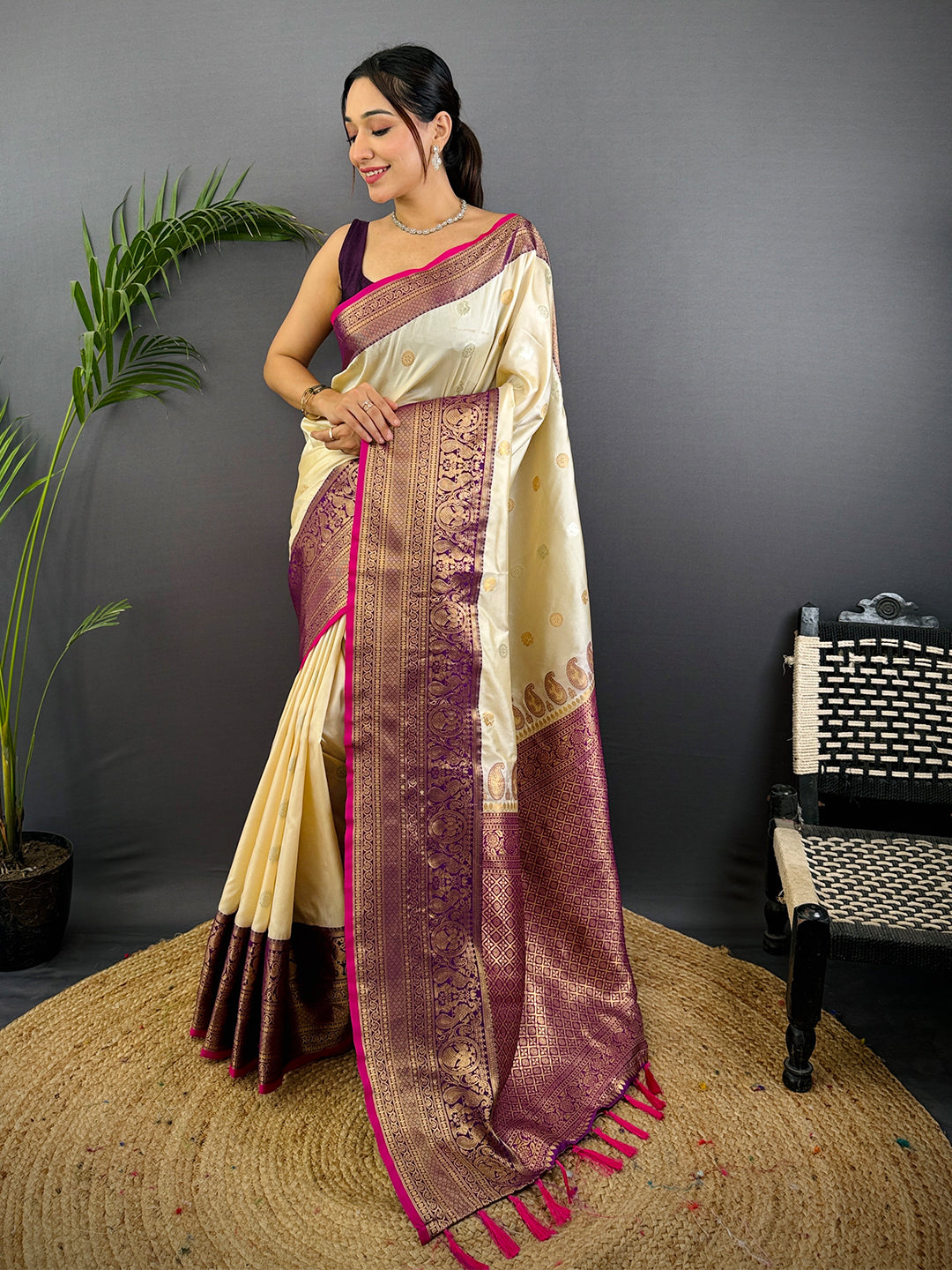 Soft Silk Contrast Colour Kanjivaram Border Saree