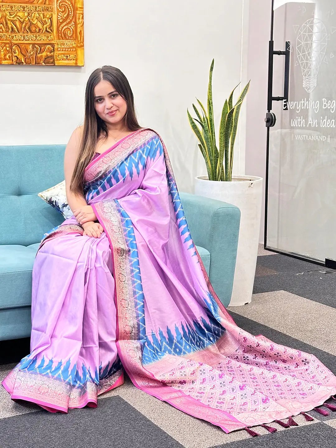 Elegant Banarasi soft silk saree with intricate Jeqard weaving