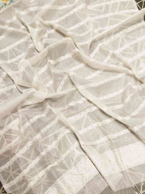 Detailed view of Lakhnavi slub pattern saree fabric
