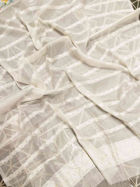 Detailed view of Lakhnavi slub pattern saree fabric