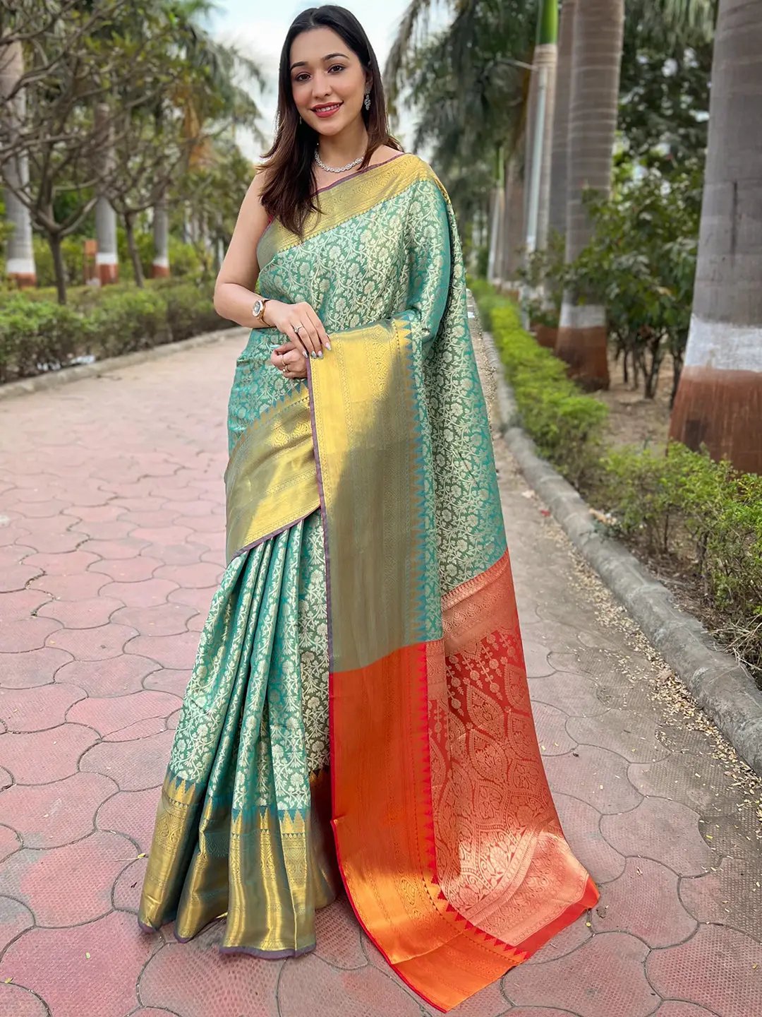 Rama Colour Gold Tissue Saree with Jacquard Woven Work