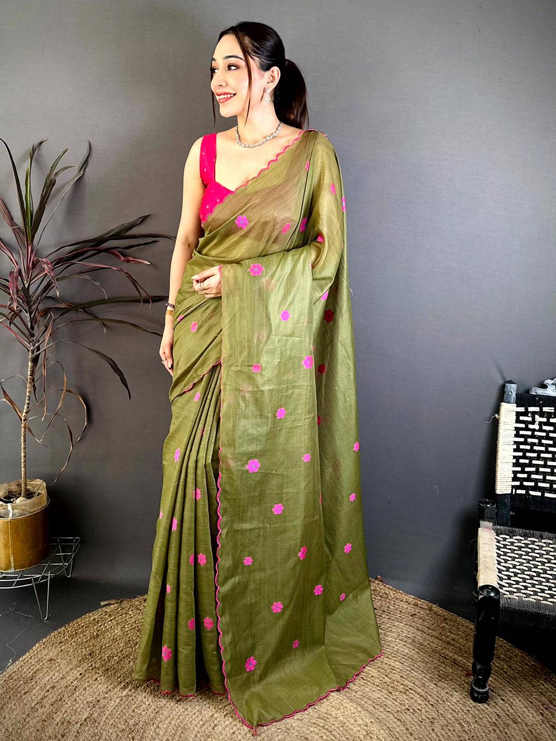 Radiant Mul Cotton Floral Weaving Saree