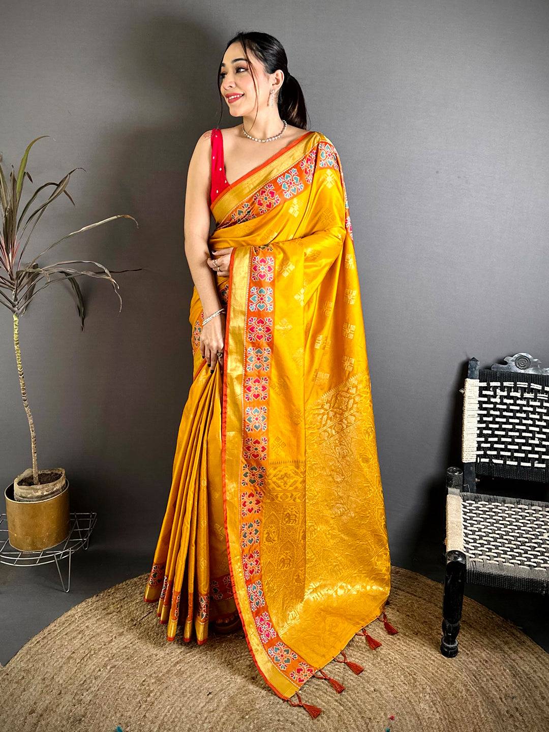 Stylish Banarasi Pattu Ikkat Minakari Zari Saree