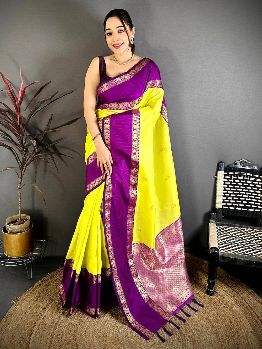 Regal Yellow Gadwal Pure Soft Silk Saree