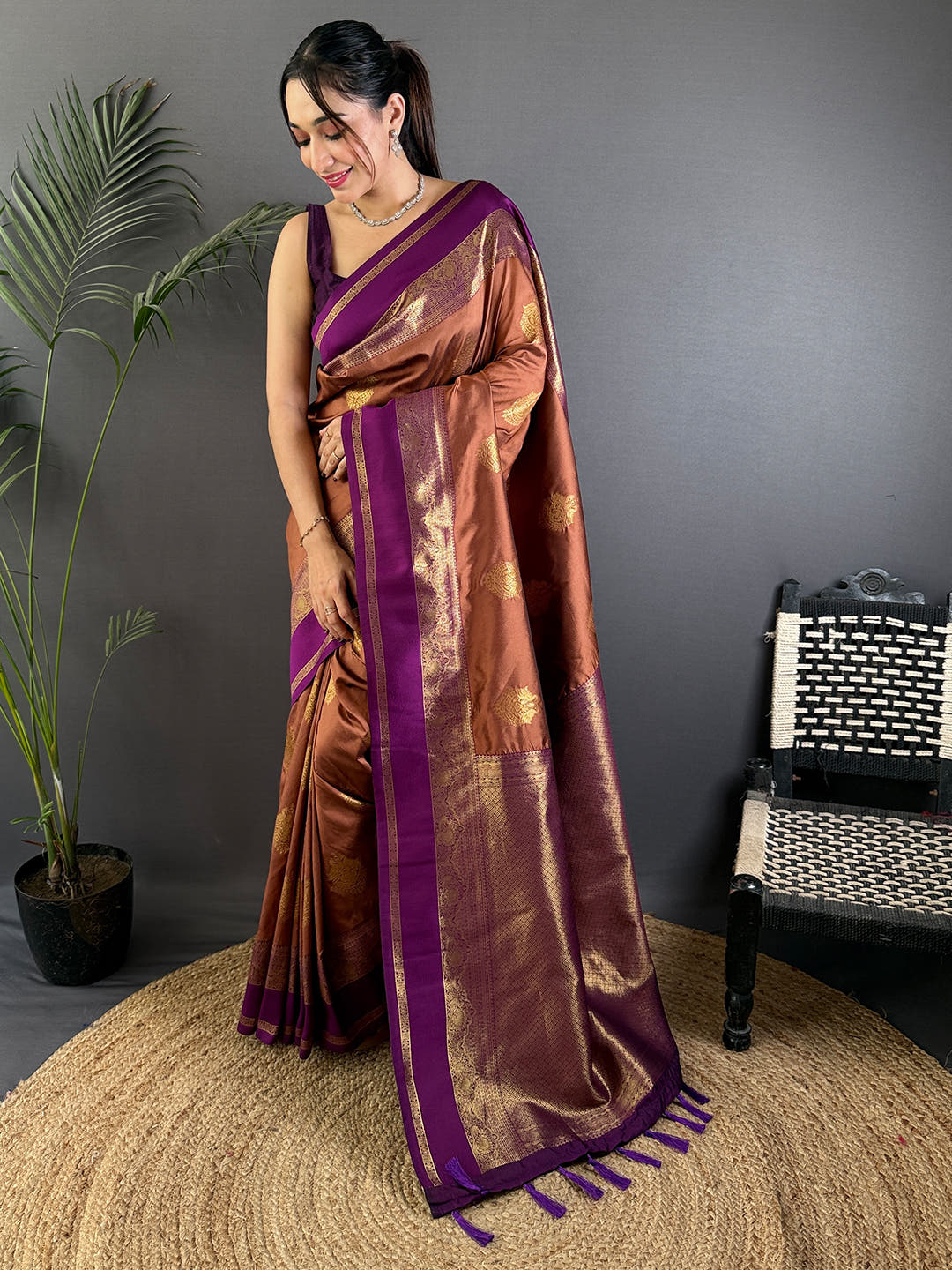 Gold Zari Bantex Border Silk Saree With Maggam Blouse